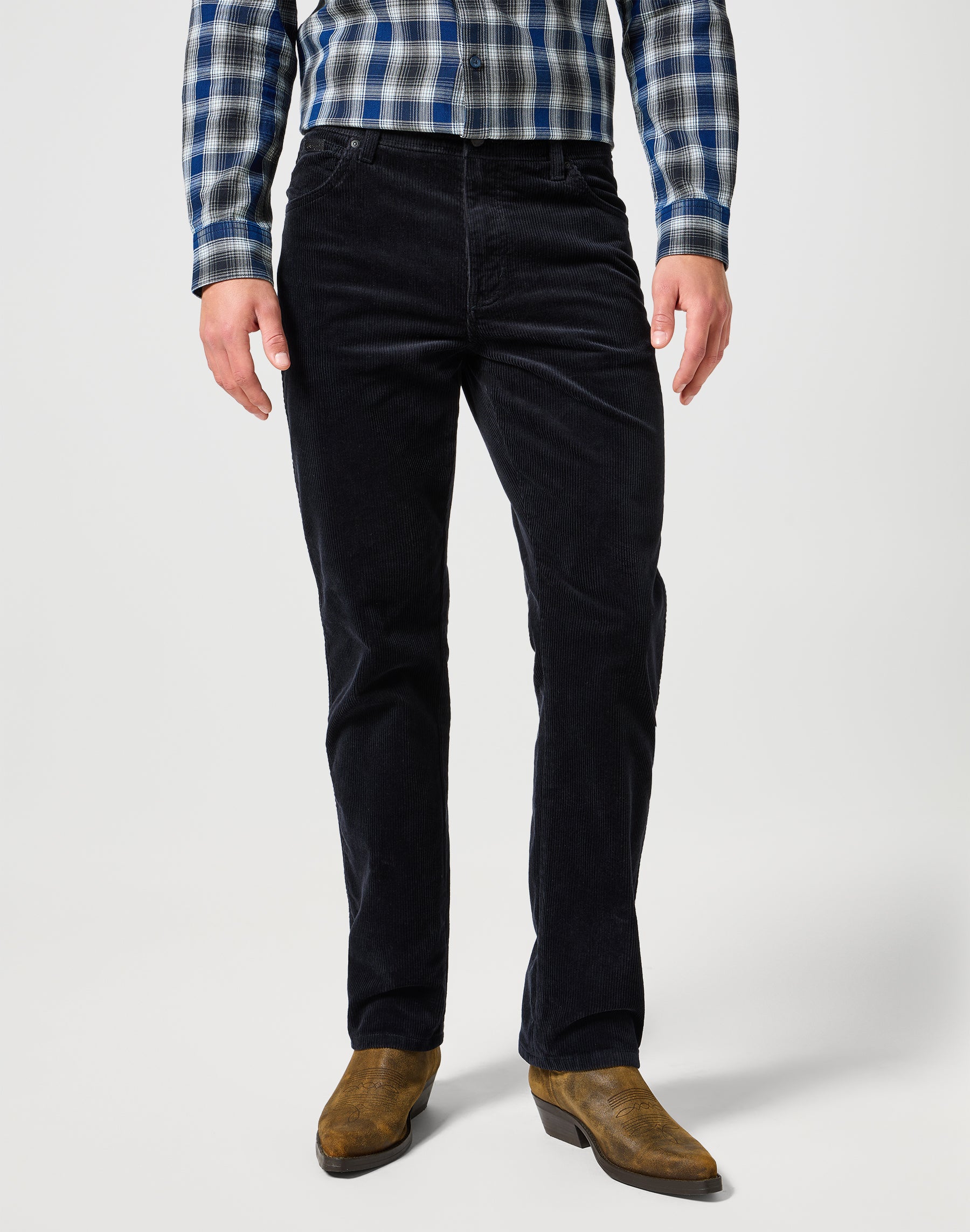 Texas in Black Hosen Wrangler