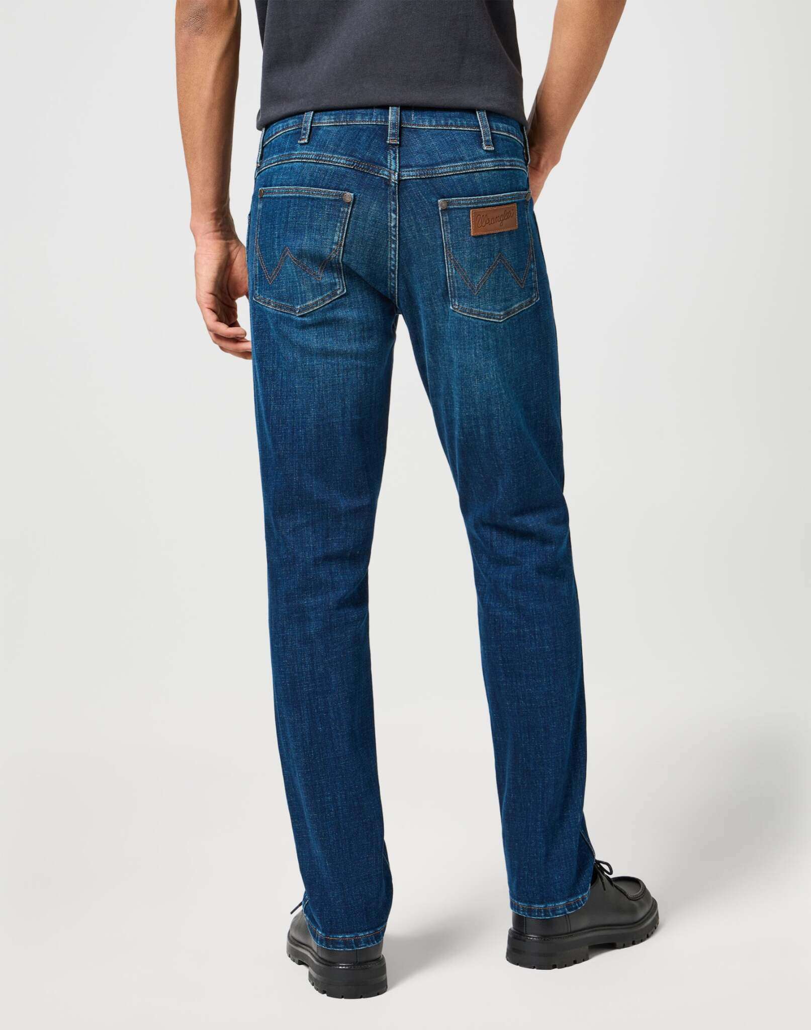 Greensboro in Azure Fade Jeans Wrangler