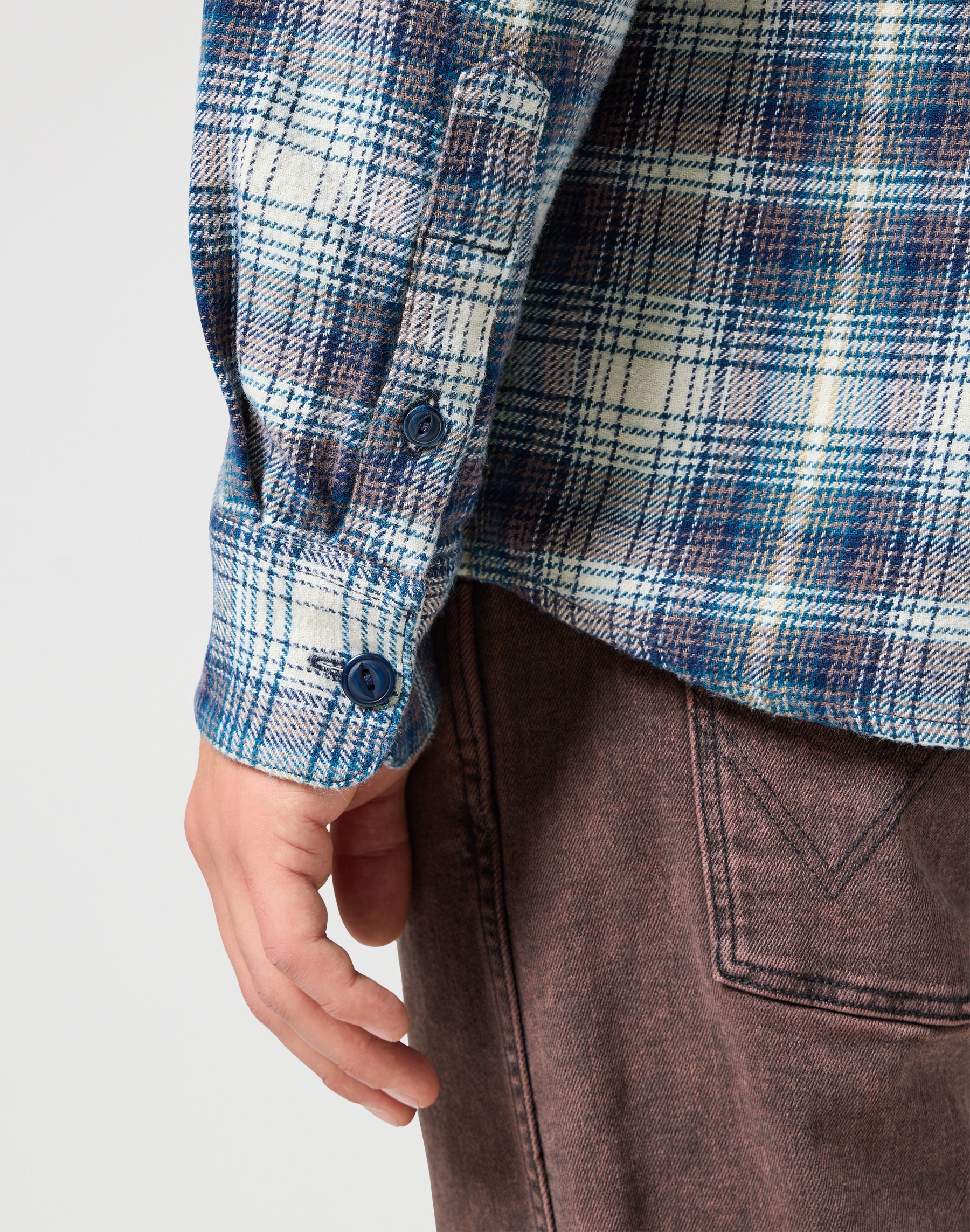 Two Pocket Shirt in Blue Grey Hemden Wrangler