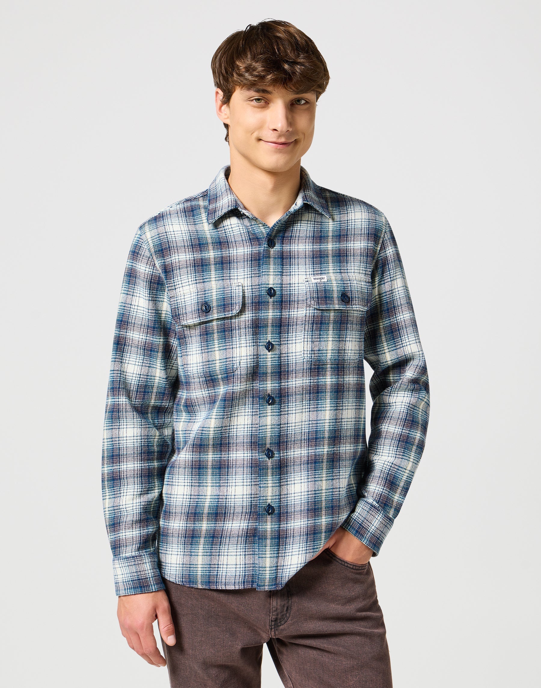 Two Pocket Shirt in Blue Grey Hemden Wrangler