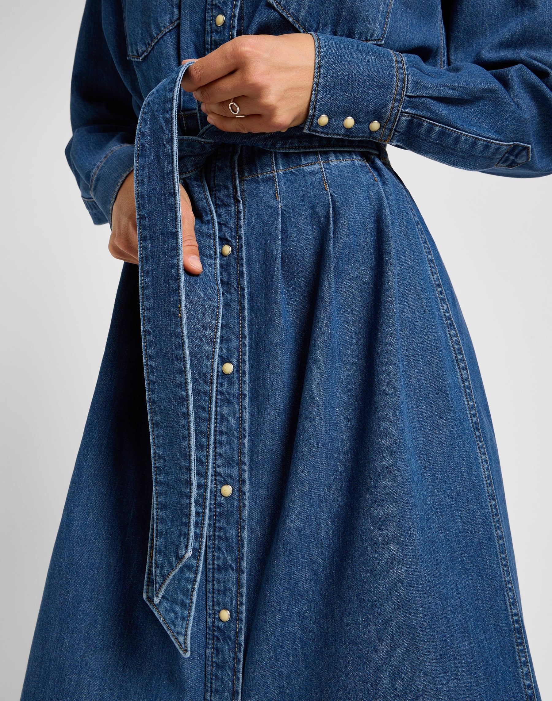 Belted Western Dress in Blue Fusion Kleider Lee
