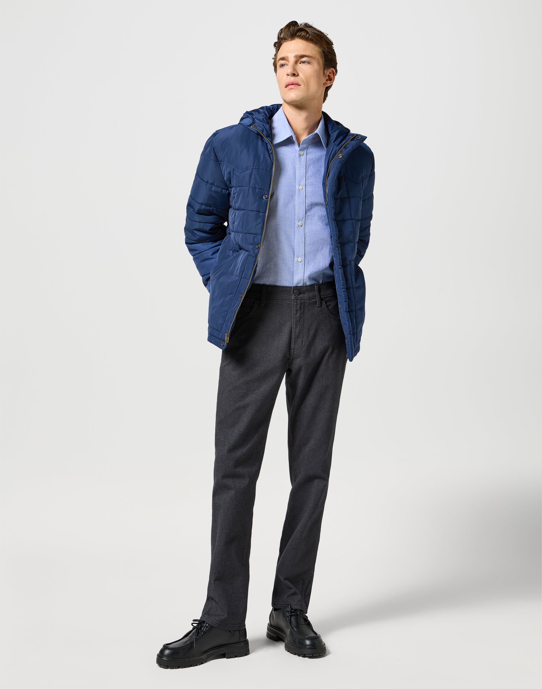 Greensboro in Charcoal Hosen Wrangler