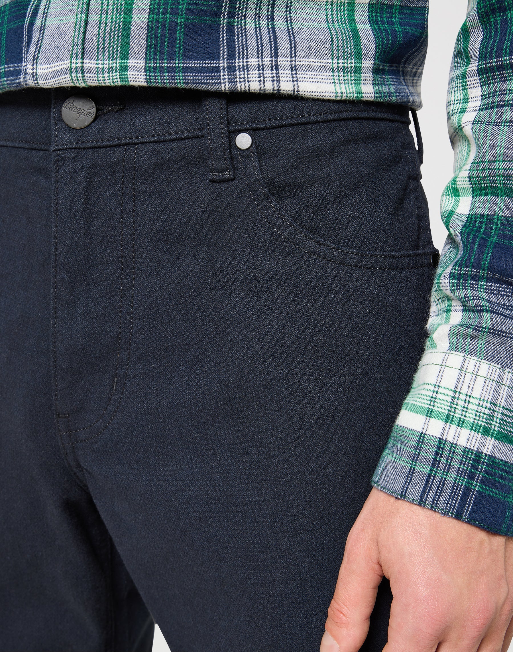 Greensboro in Dark Navy Hosen Wrangler