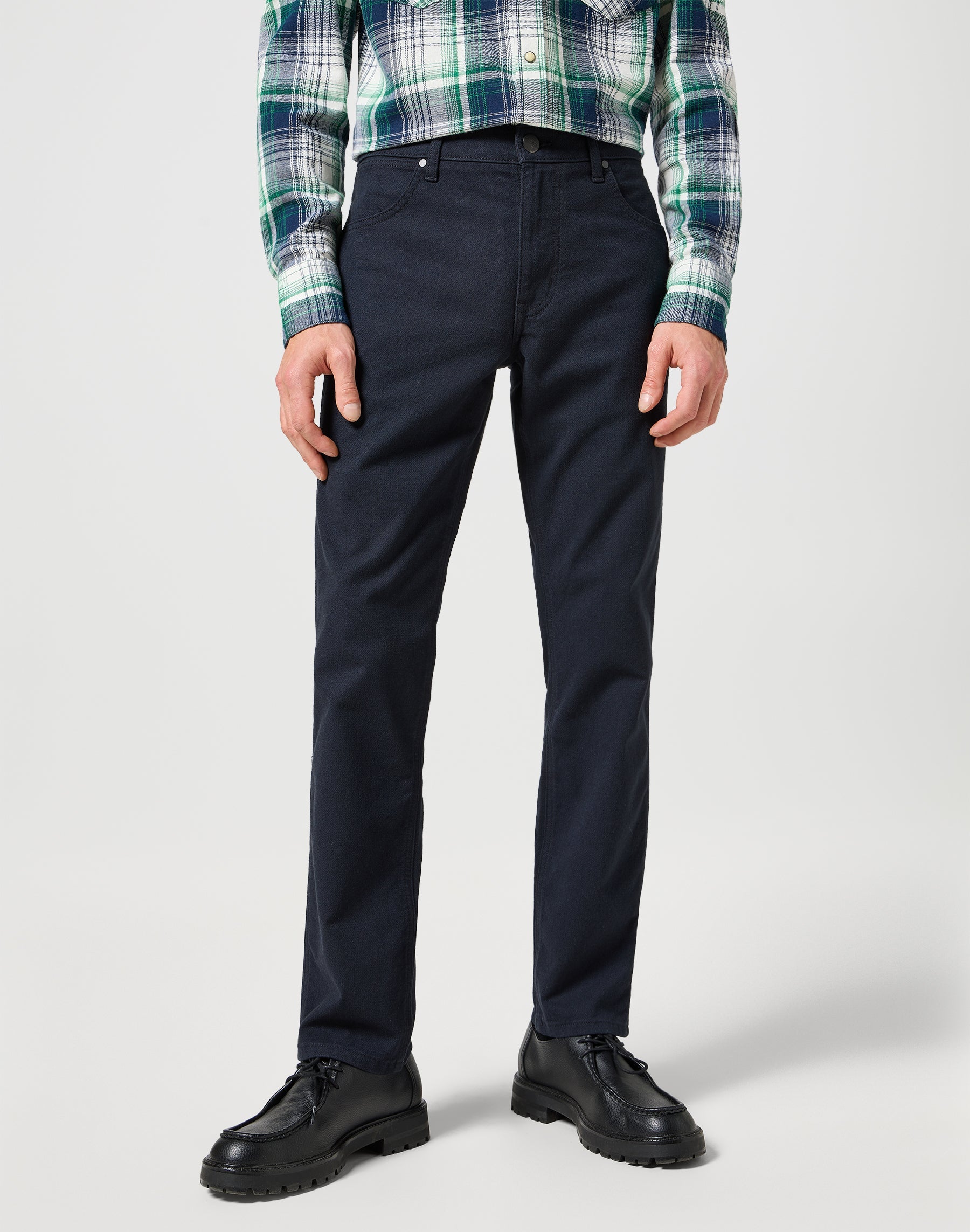 Greensboro in Dark Navy Hosen Wrangler
