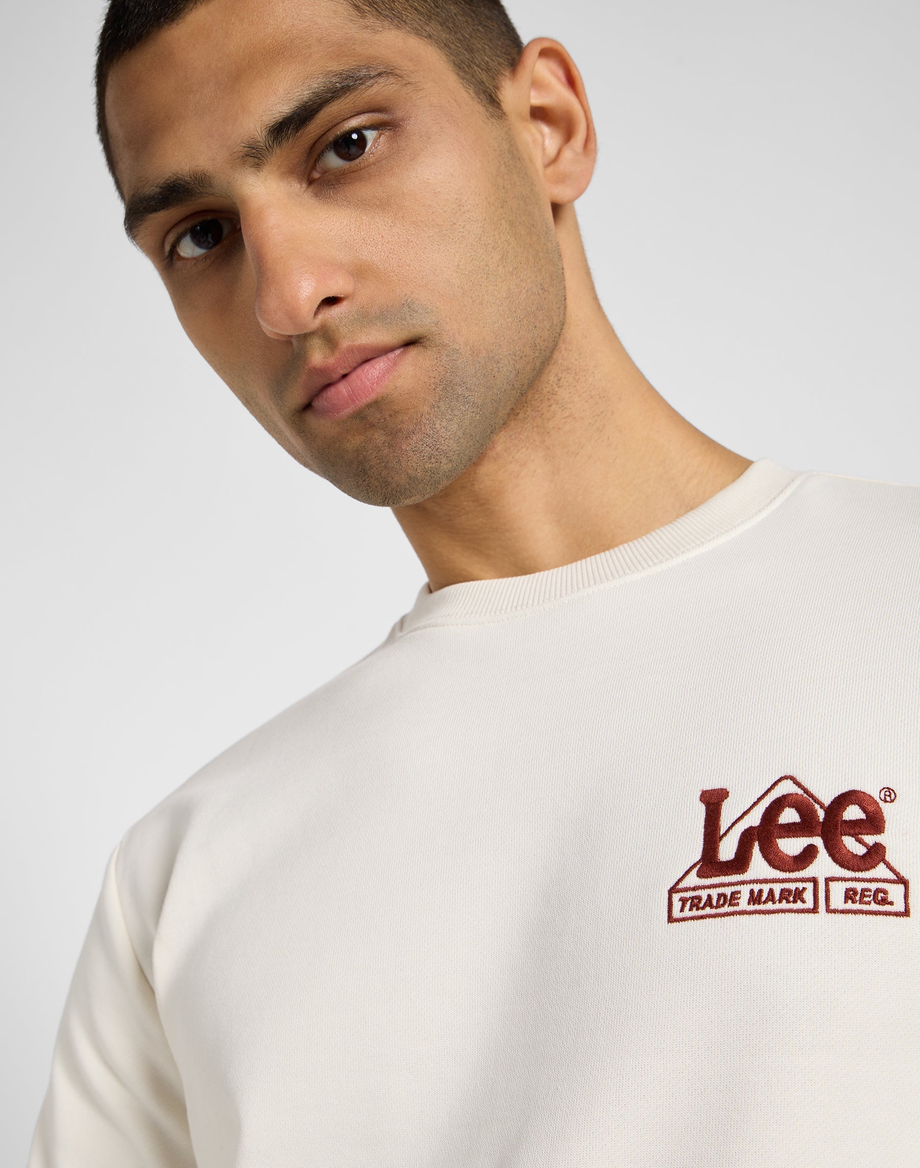 Seasonal Crew Sweater in Ecru Sweatshirts Lee