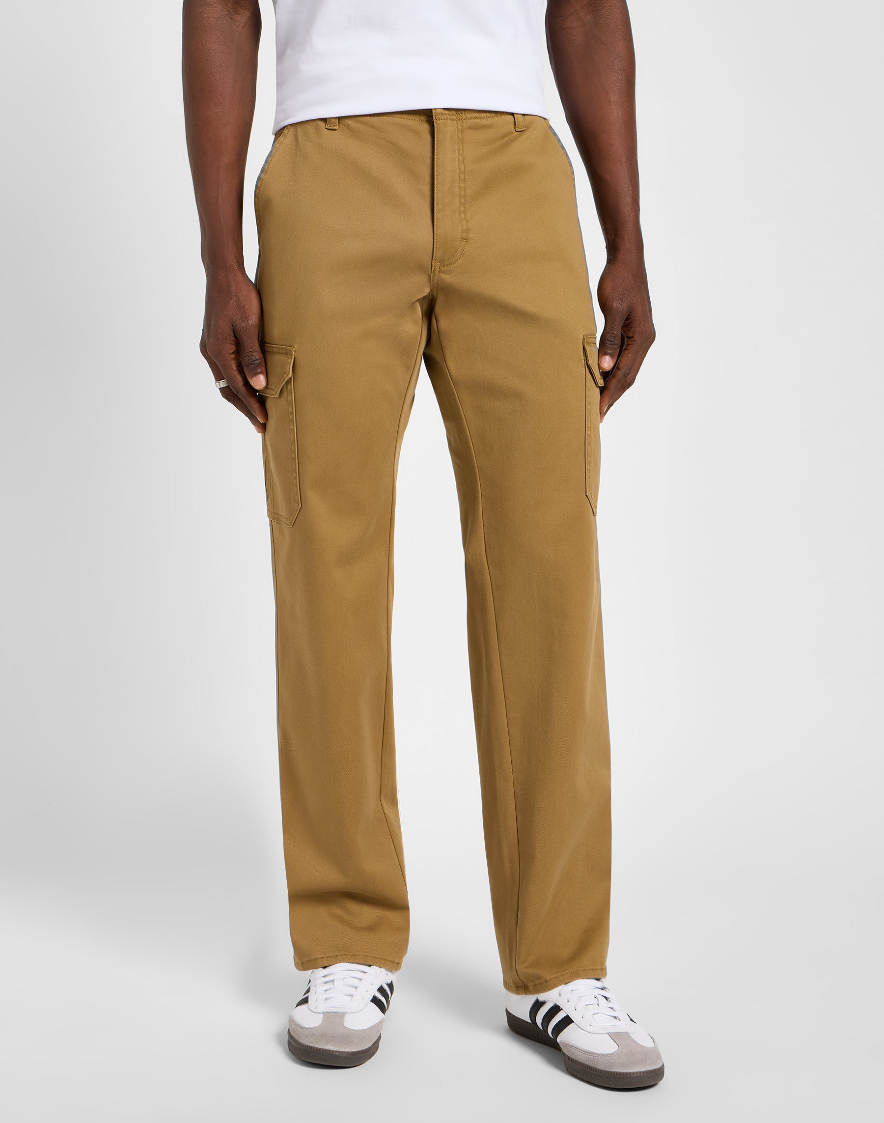 Cargo MVP in Acorn Hosen Lee