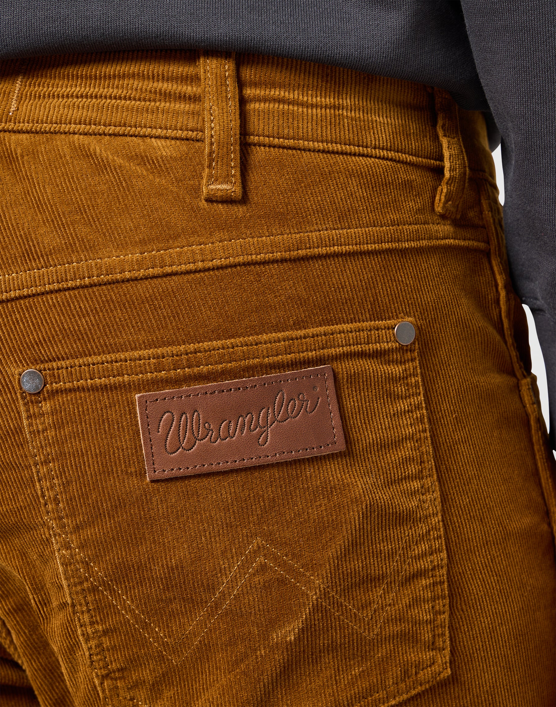 Greensboro in Monks Robe Hosen Wrangler