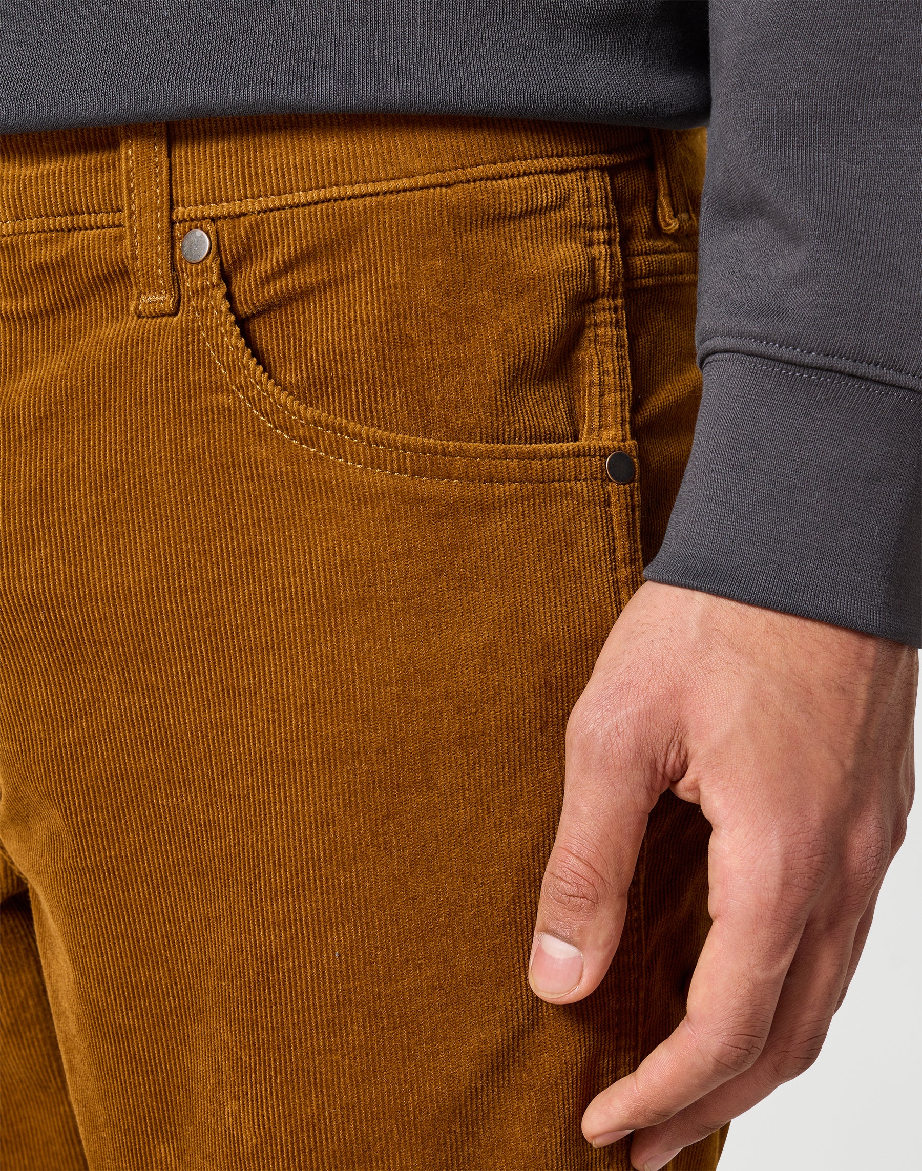 Greensboro in Monks Robe Hosen Wrangler