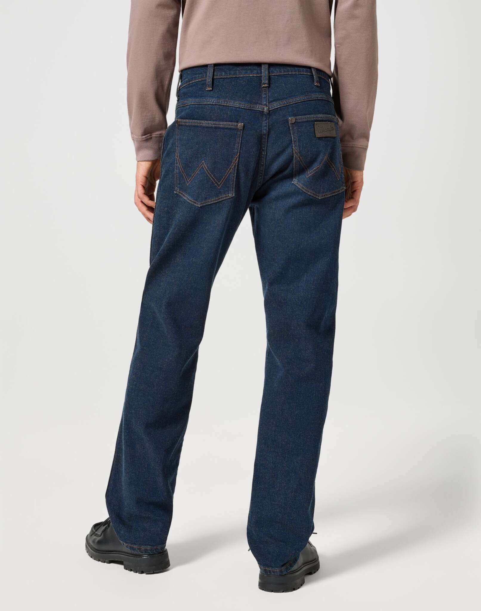 Frontier in Coal Dust Jeans Wrangler