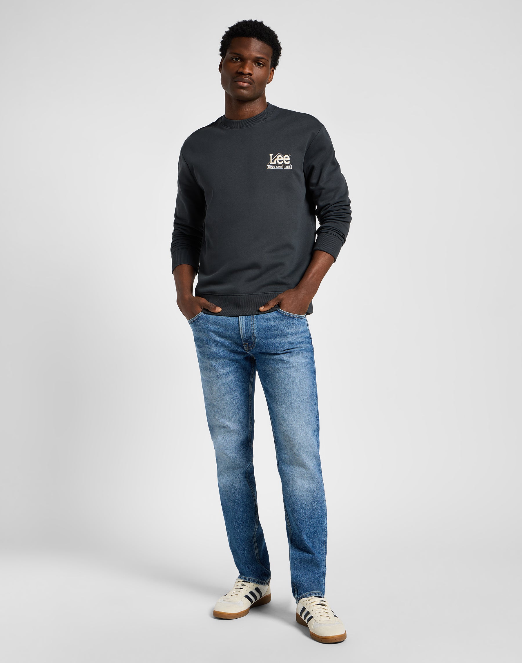 Seasonal Crew Sweater in Washed Black Sweatshirts Lee