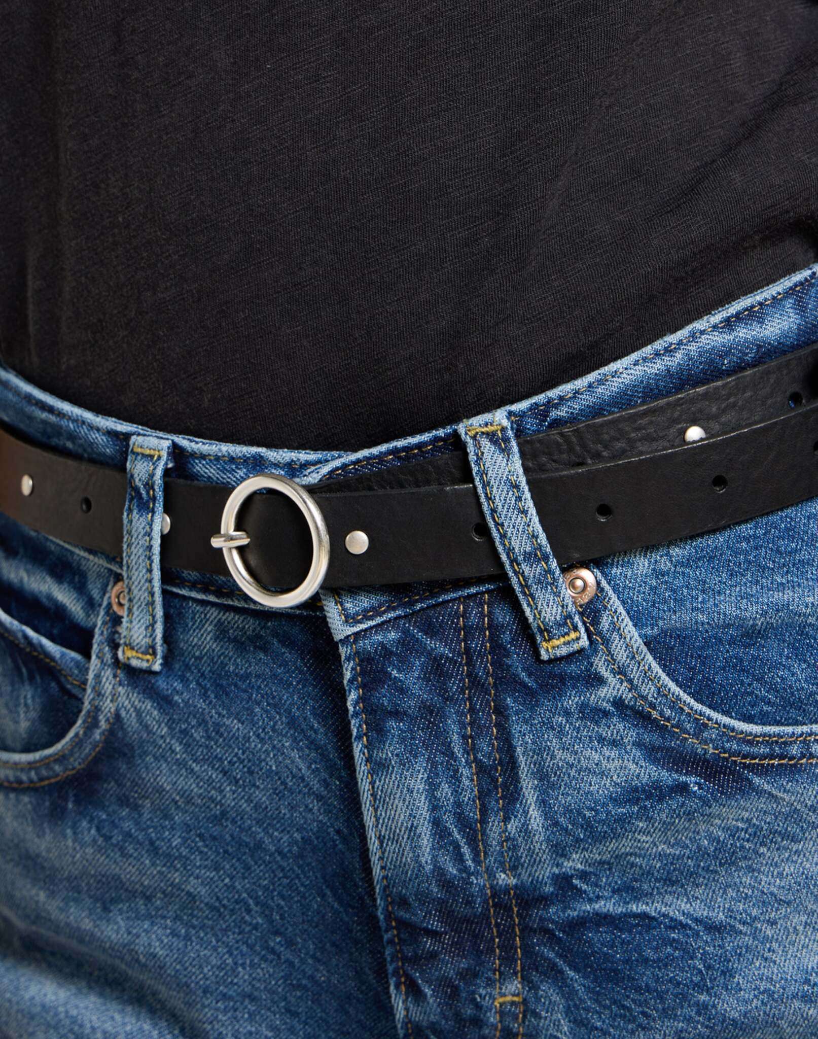 Studded Belt in Black Gürtel Lee