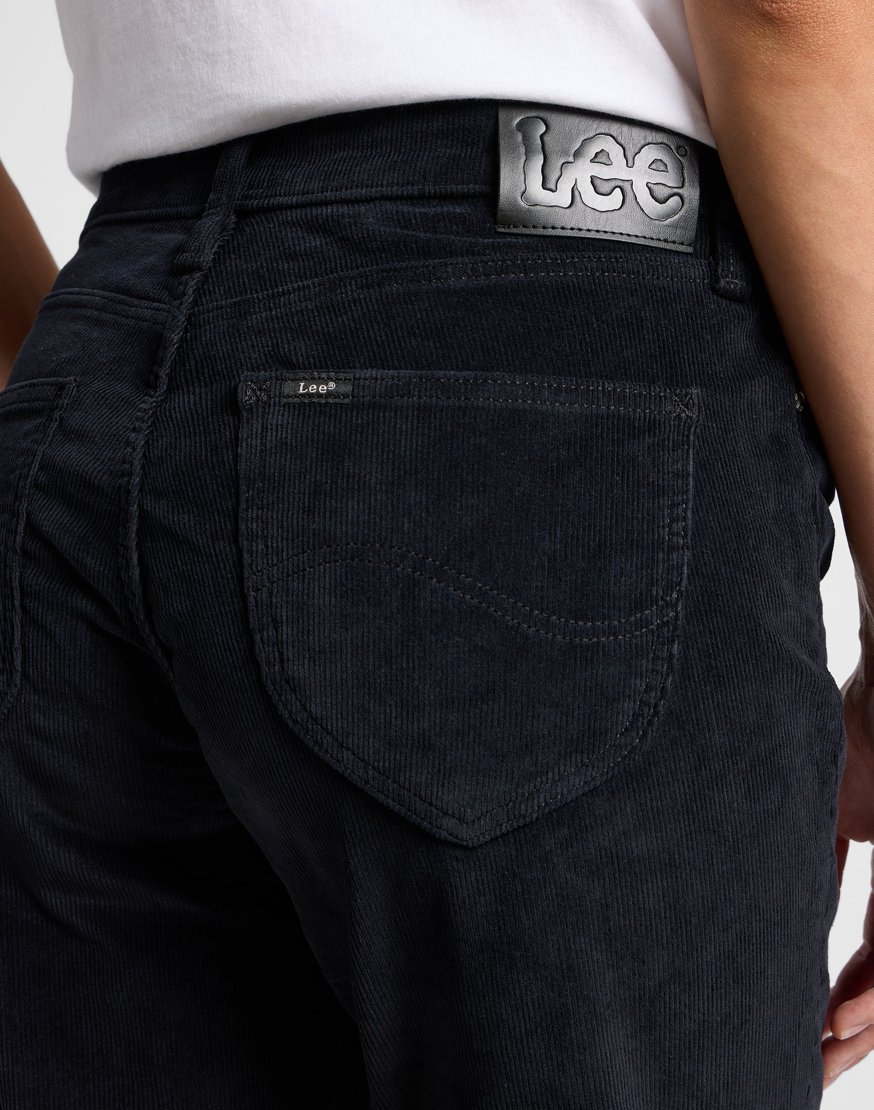 Marion Straight in Unionall Black Hosen Lee