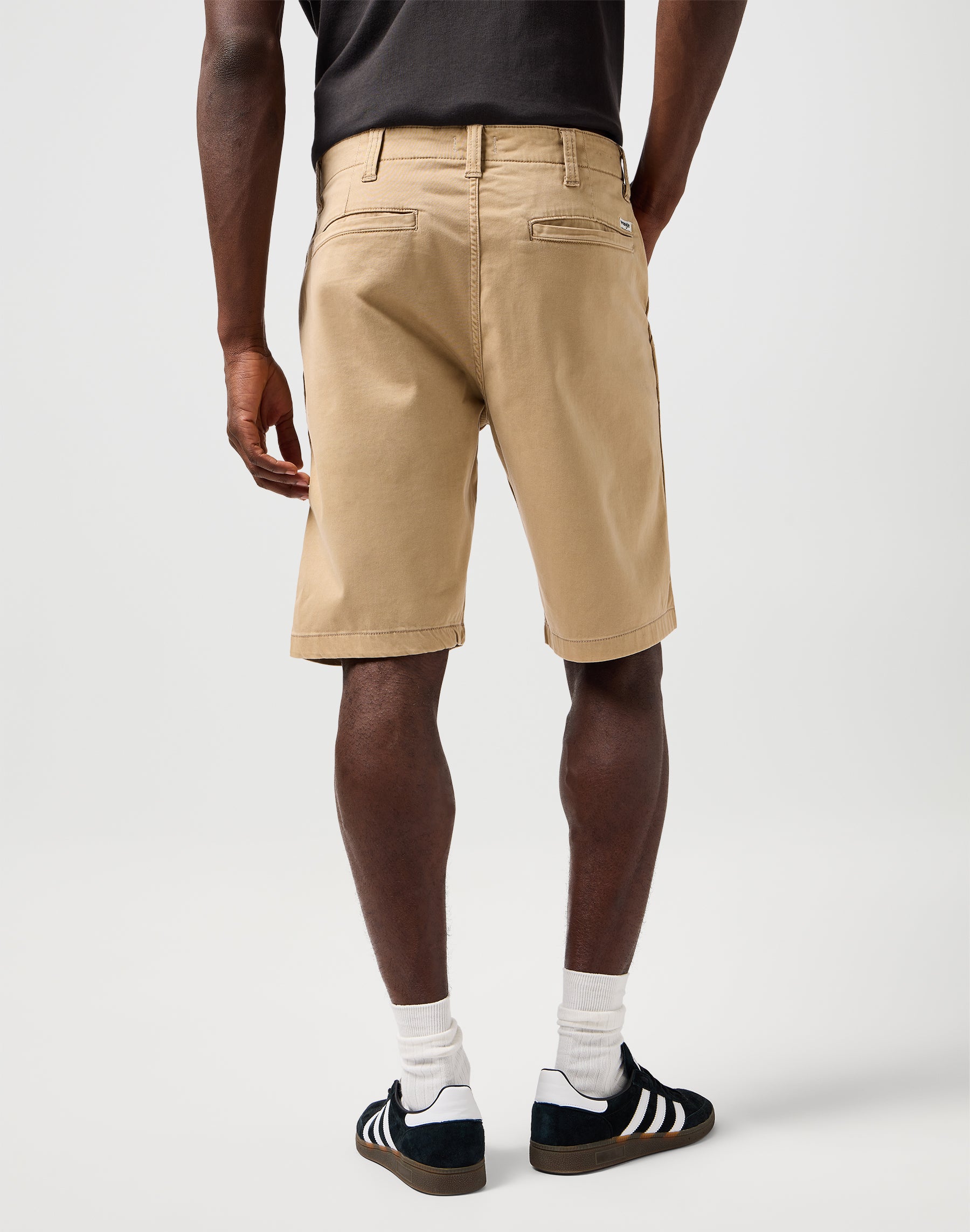 Chino Short in Plaza Taupe Chinoshorts Wrangler