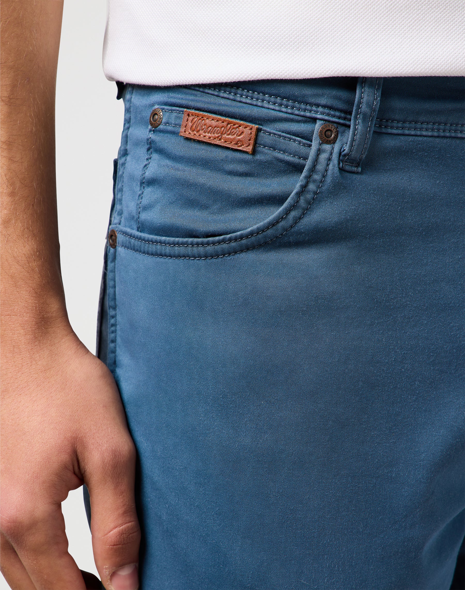 Texas Slim in China Blue Hosen Wrangler