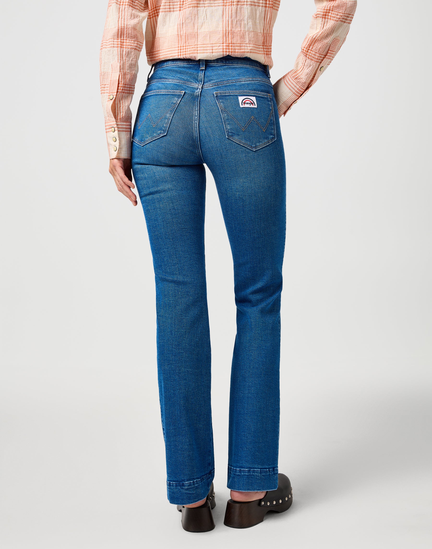 Flare in Solid Blue Jeans Wrangler