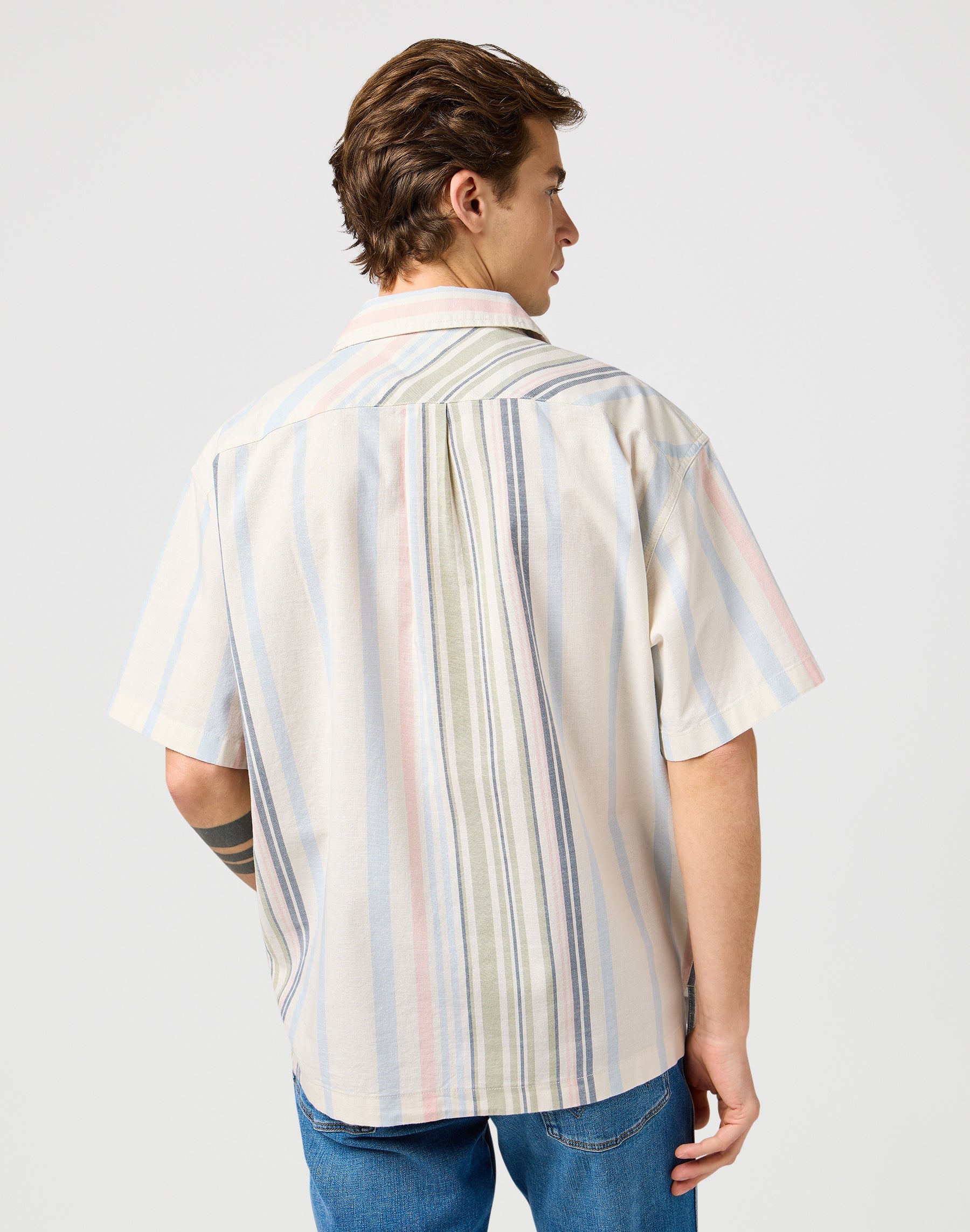 Ss W Resort Shirt in Natural Stripe Hemden Wrangler