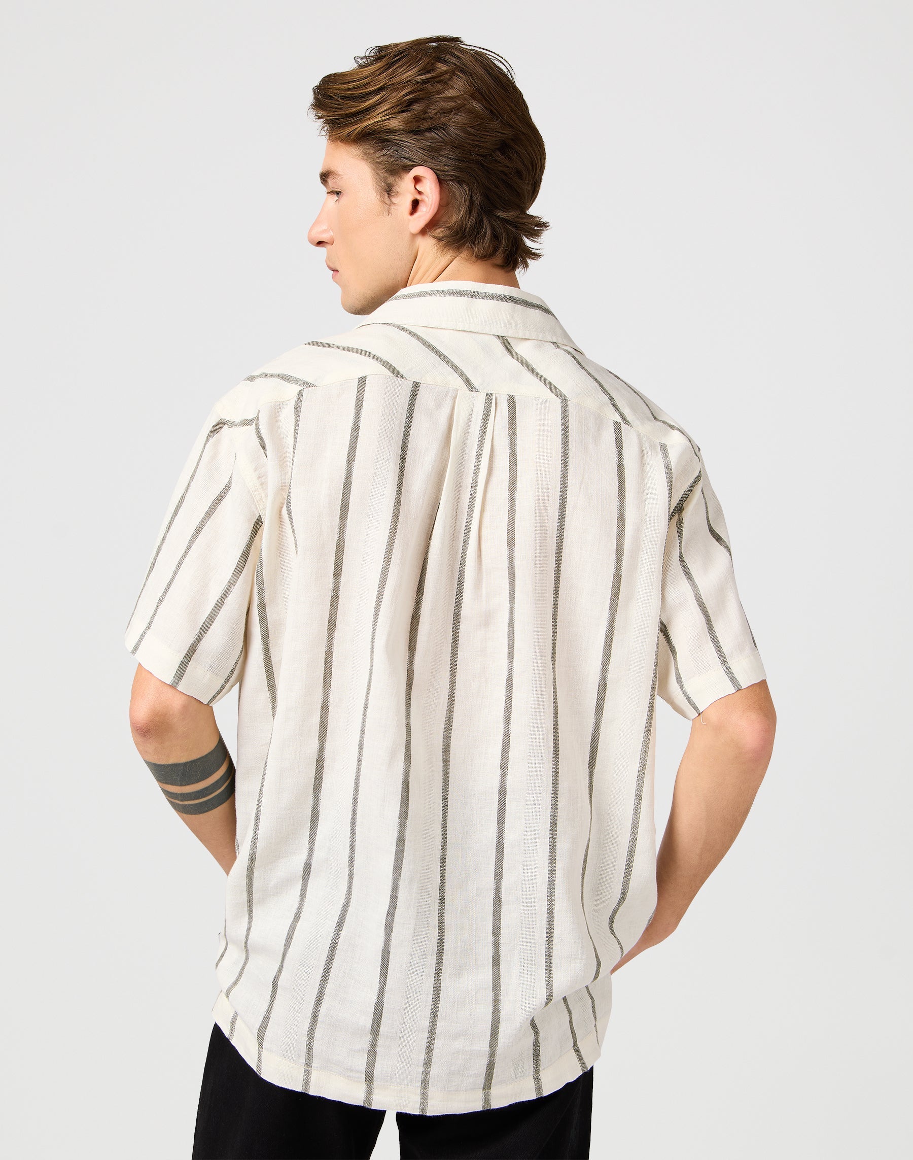 Ss W Resort Shirt in Natural Stripe Hemden Wrangler