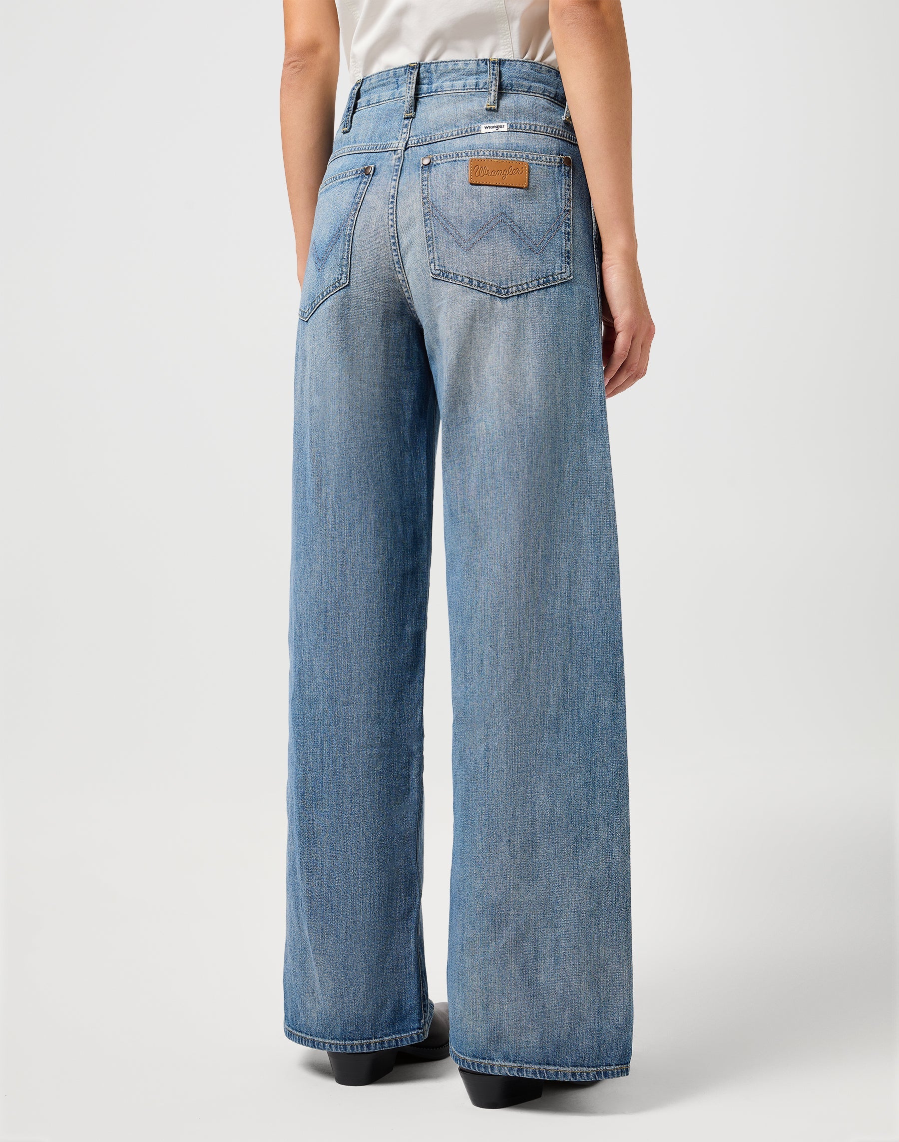 Spat Loose in Green Wash Jeans Wrangler