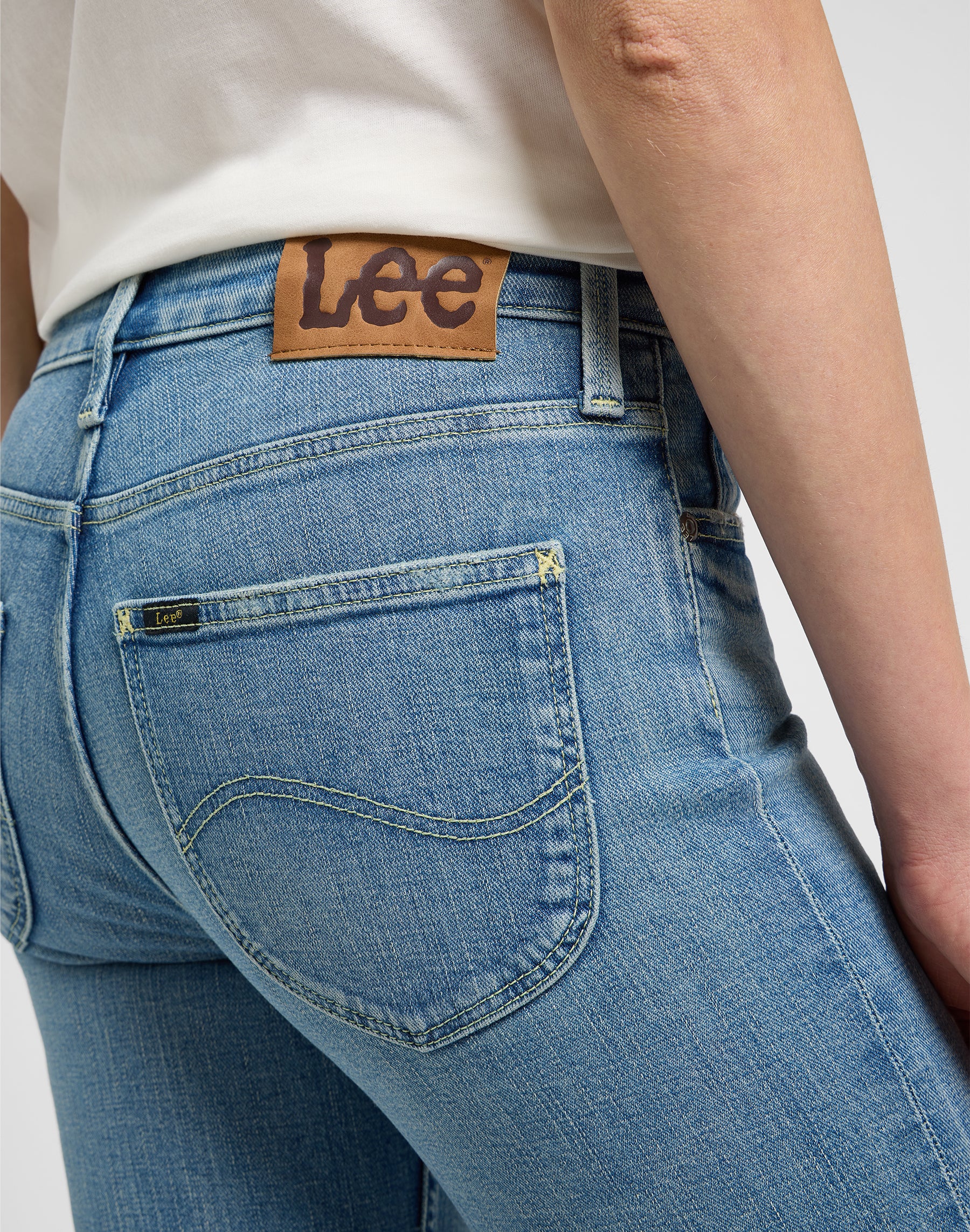 Elly in Cloudy Skies Jeans Lee