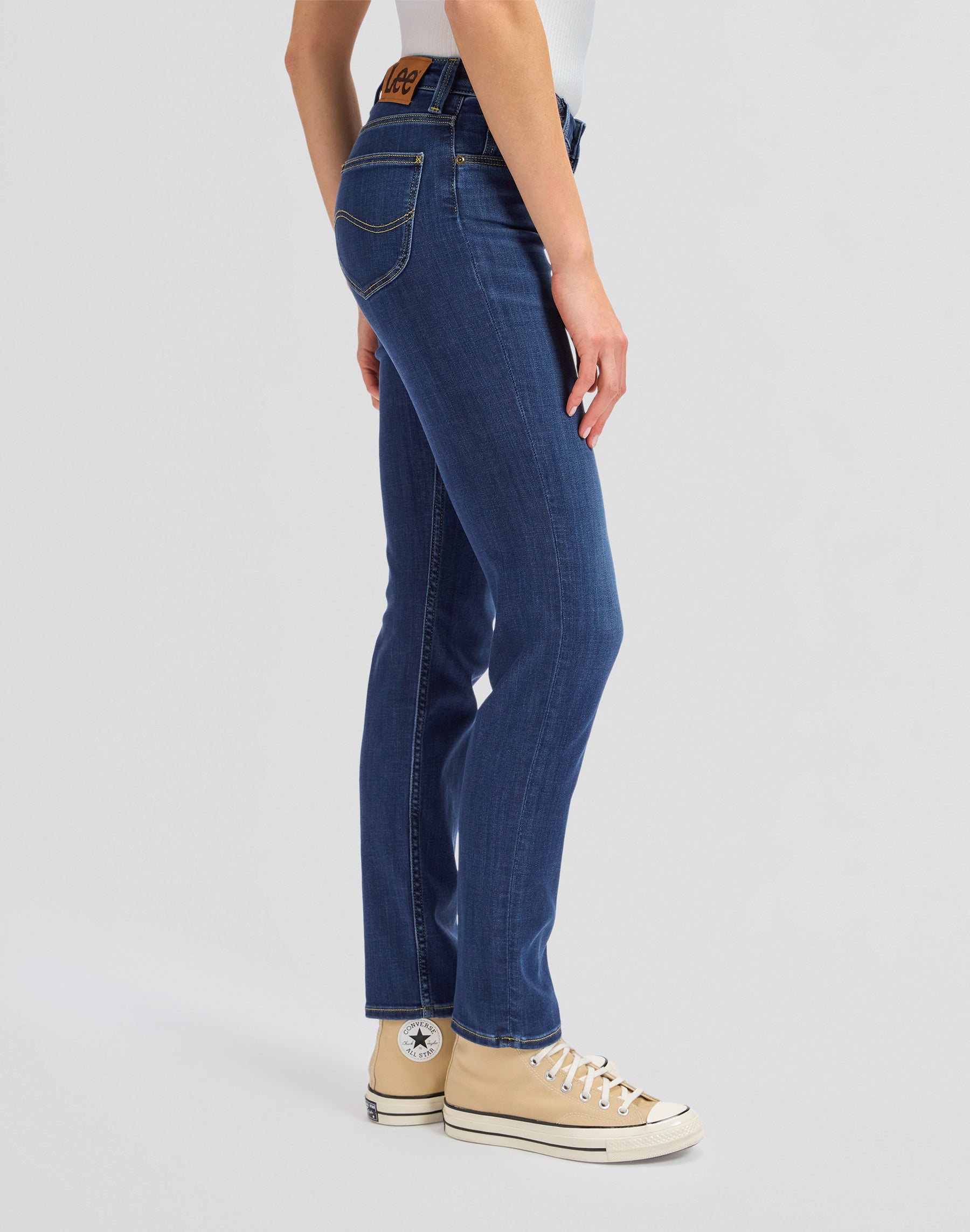 Elly in Ivy Wash Jeans Lee