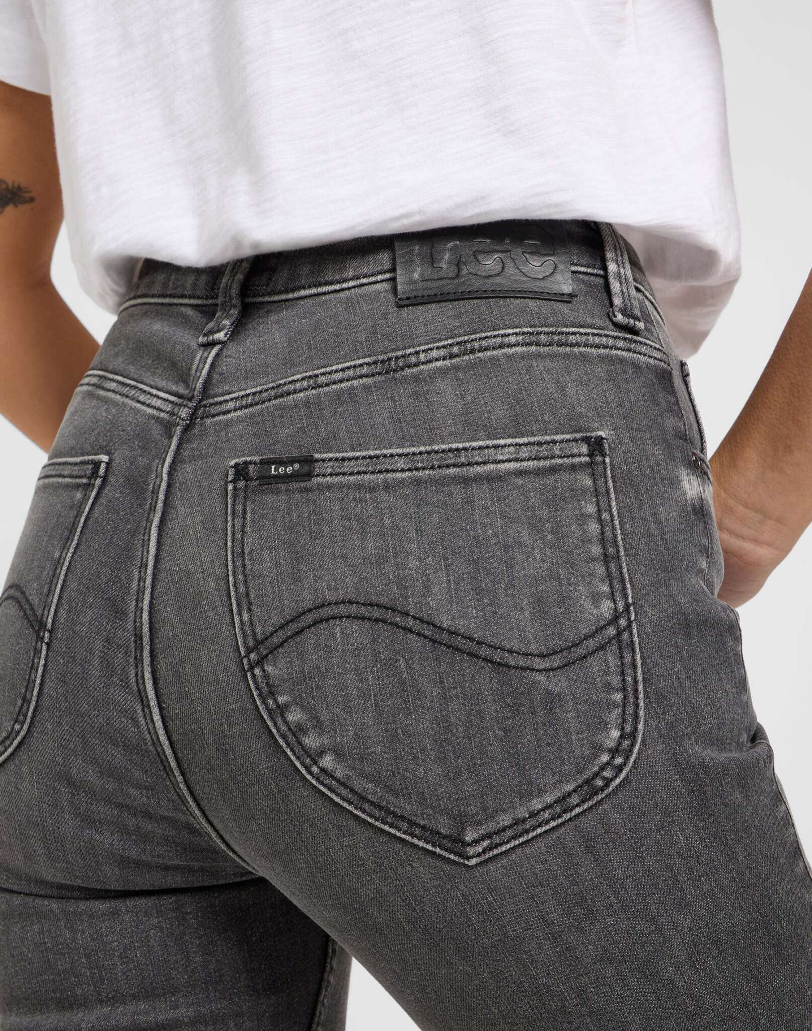 Breese in Faded Paint Jeans Lee