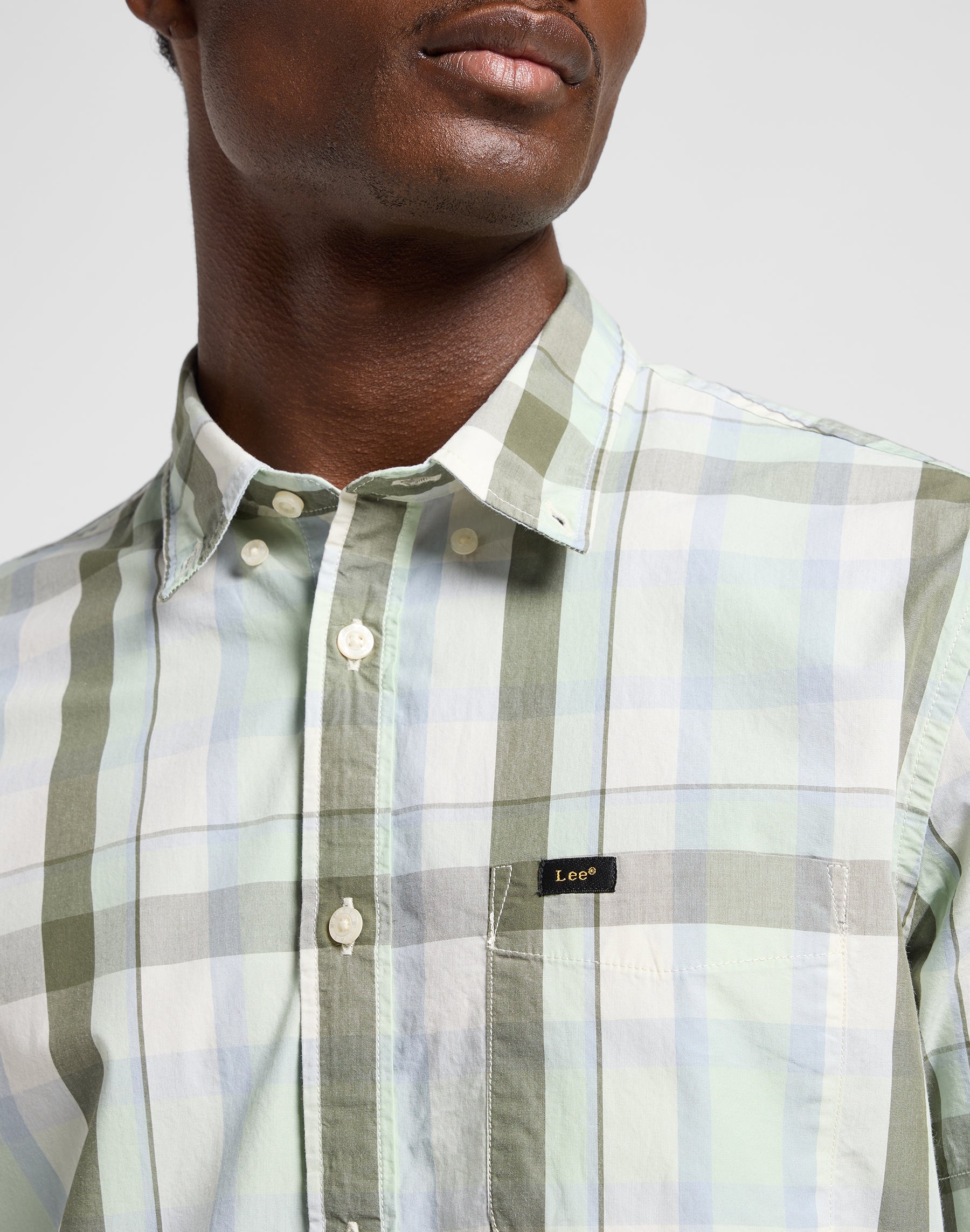 Lee Button Down Ss in Concrete Sage Hemden Lee