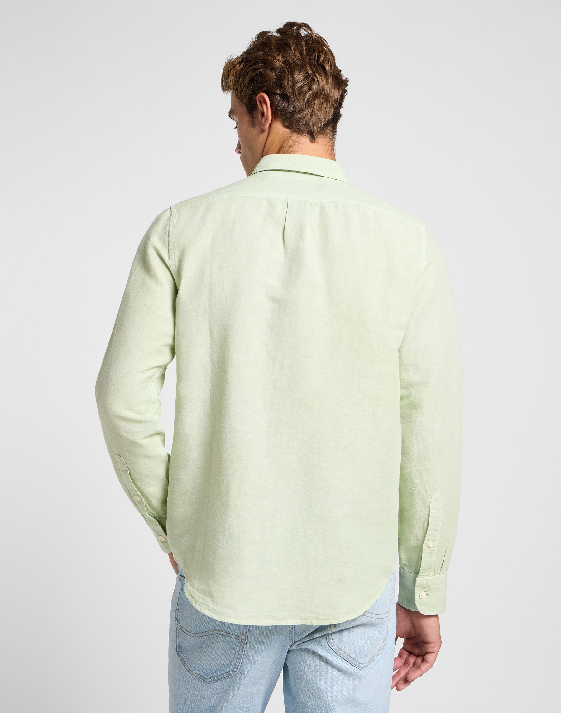 Patch Shirt in Soft Sage Hemden Lee