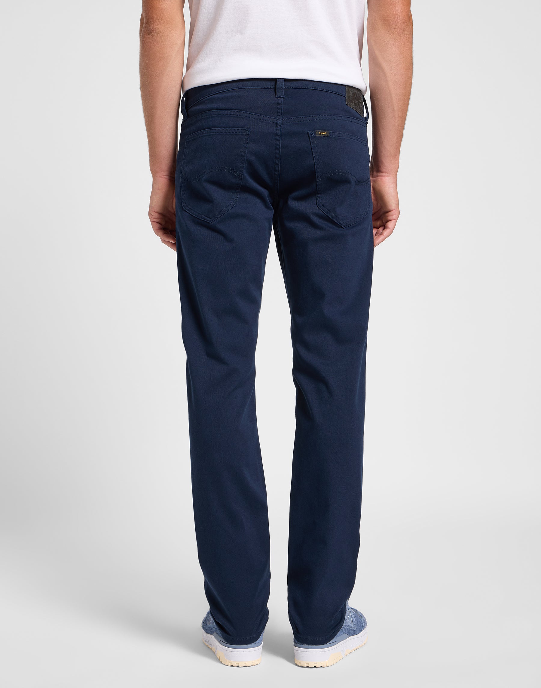 Daren Zip Fly in Rivet Navy Hosen Lee