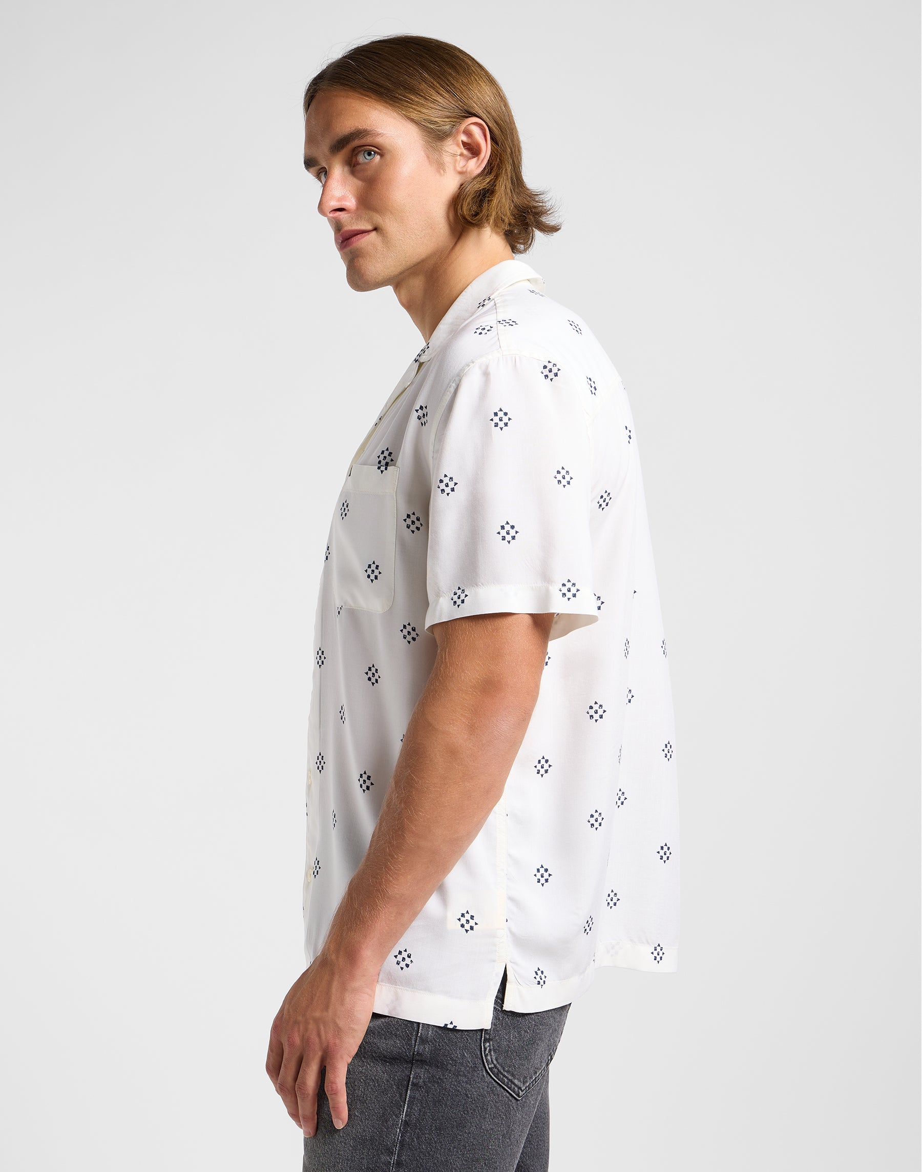 Resort Shirt in Ecru Hemden Lee