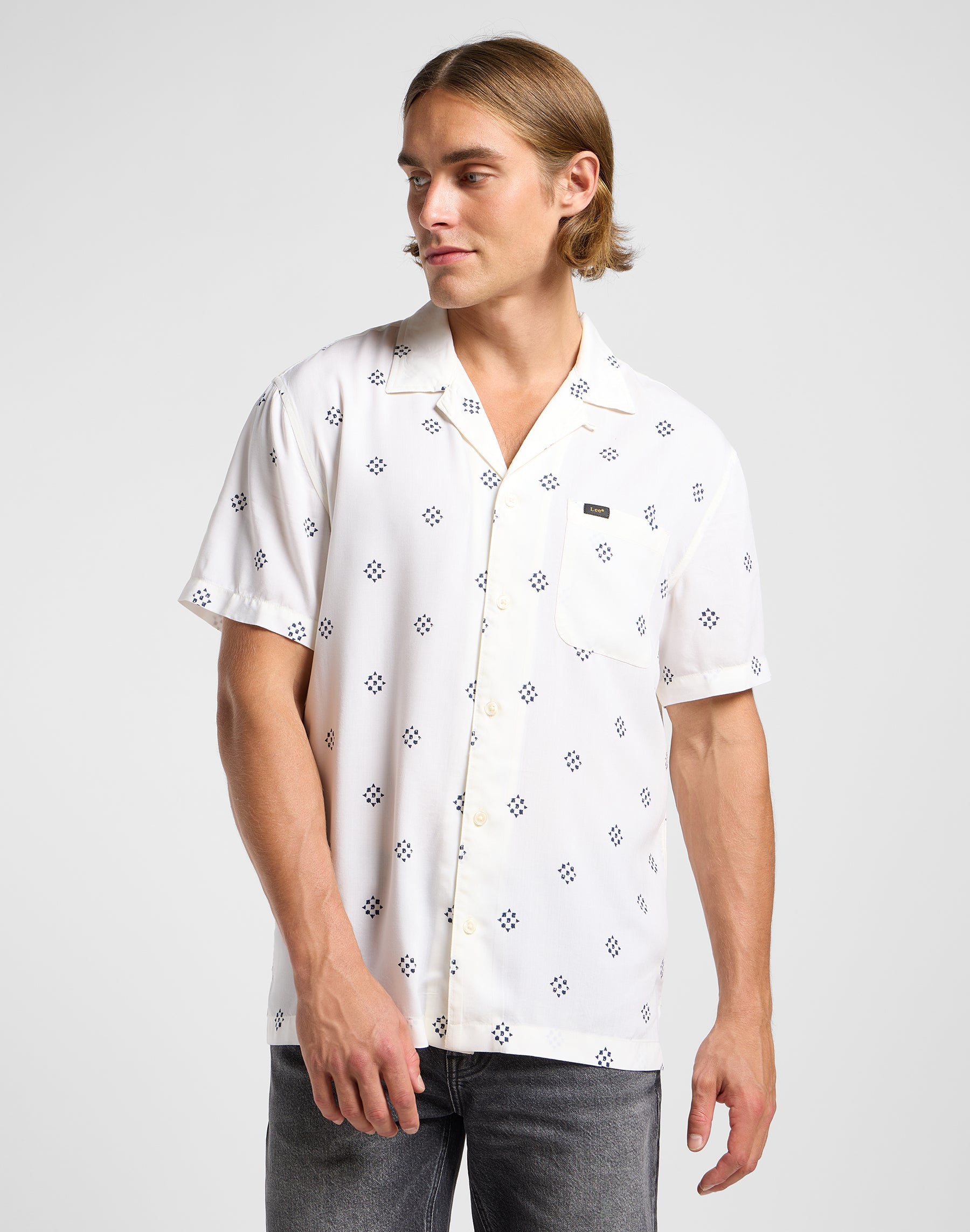 Resort Shirt in Ecru Hemden Lee