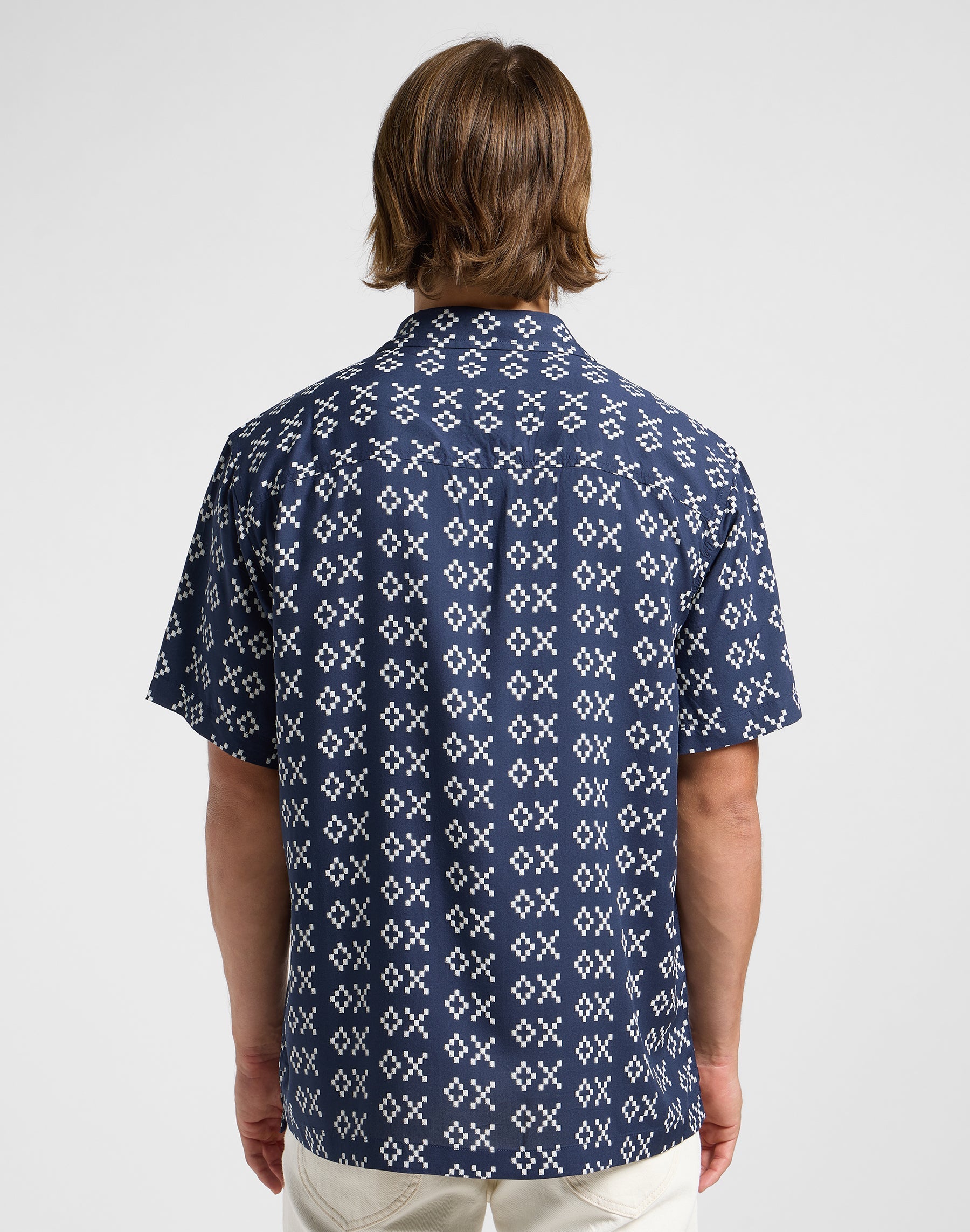 Resort Shirt in Rivet Ecru Hemden Lee