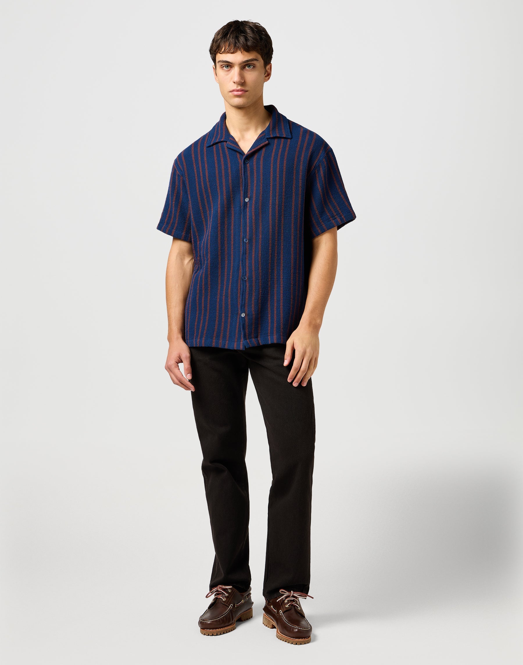 Ss Resort Shirt in Navy Stripe Hemden Wrangler