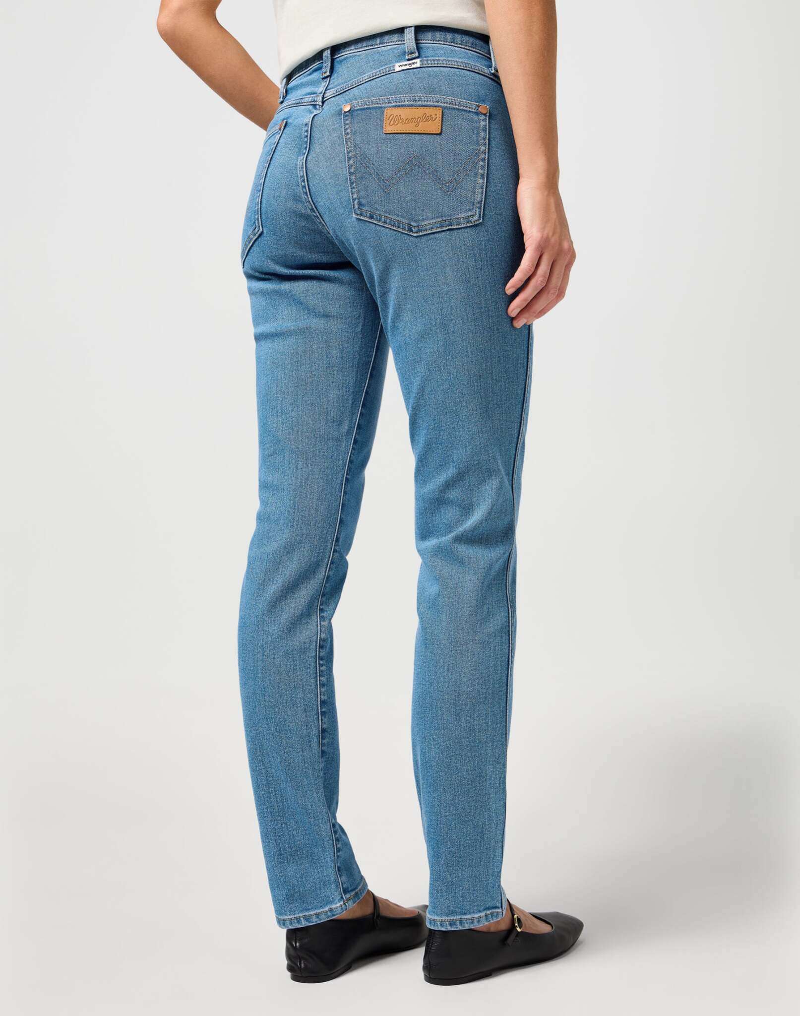 Piper in Velvet Sky Jeans Wrangler