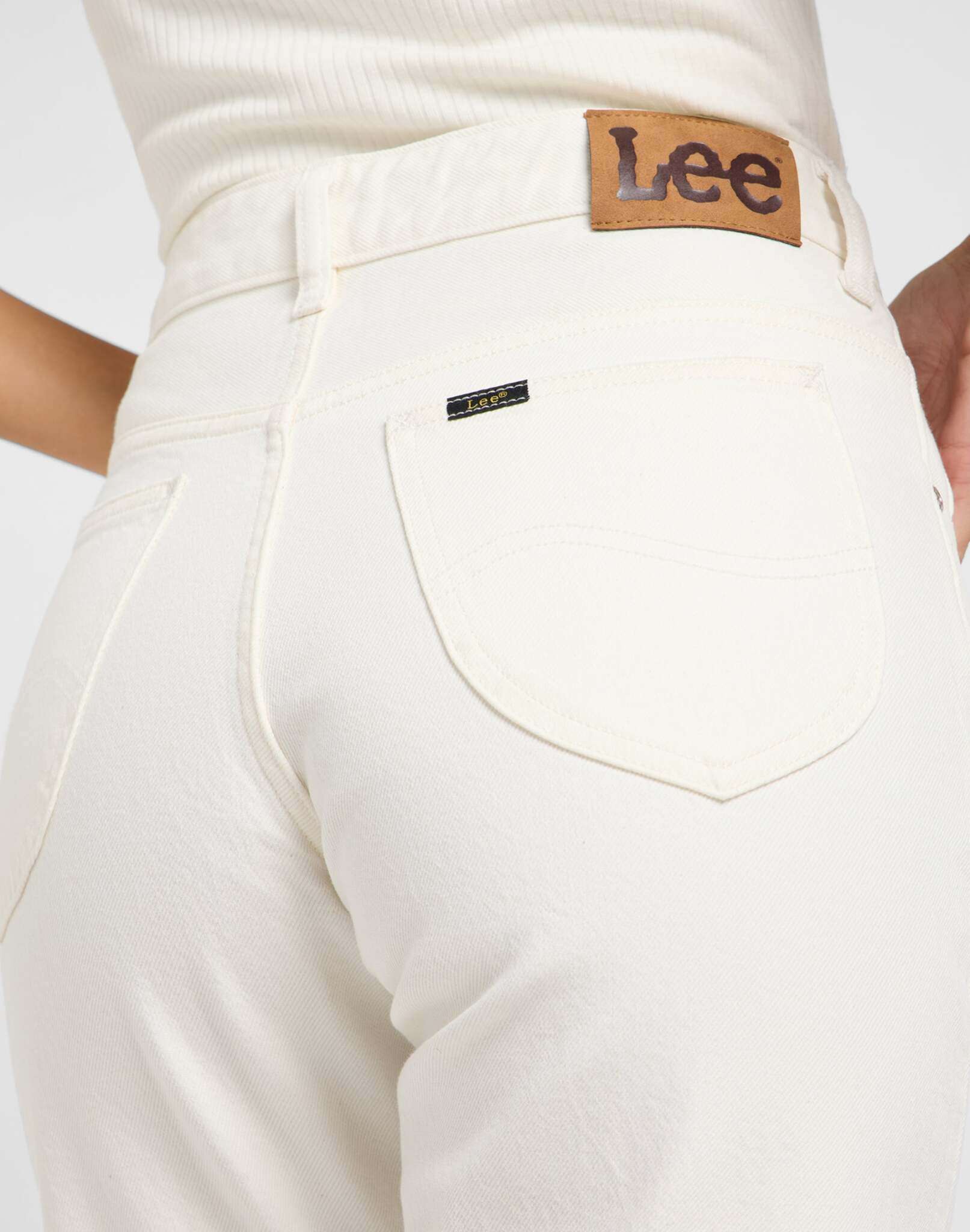 Rider Classic in Vintage White Jeans Lee