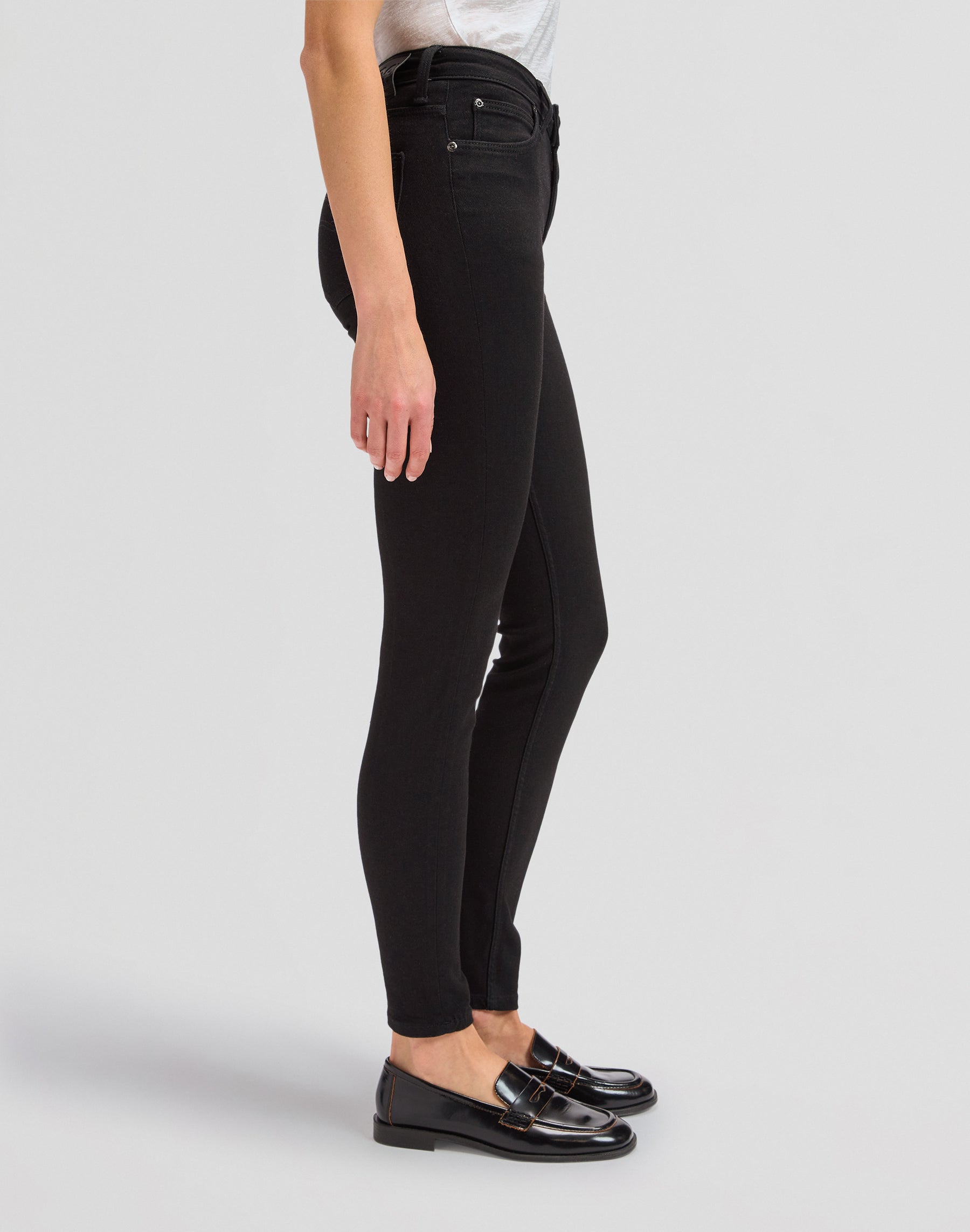 Scarlett High in Black Jeans Lee