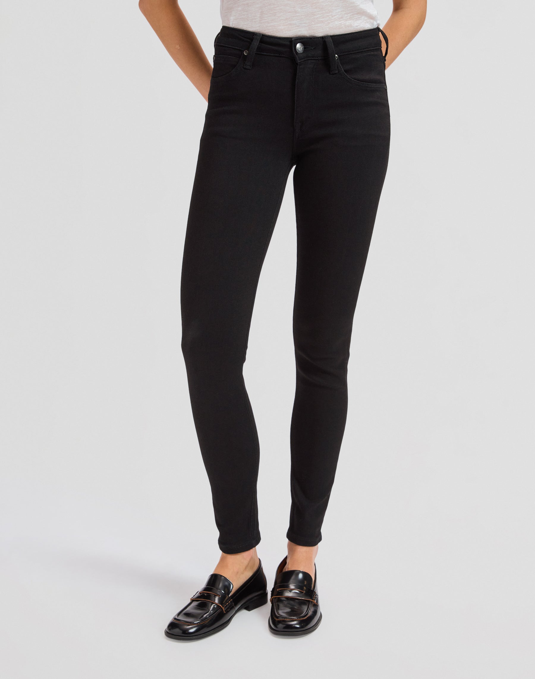 Scarlett High in Black Jeans Lee