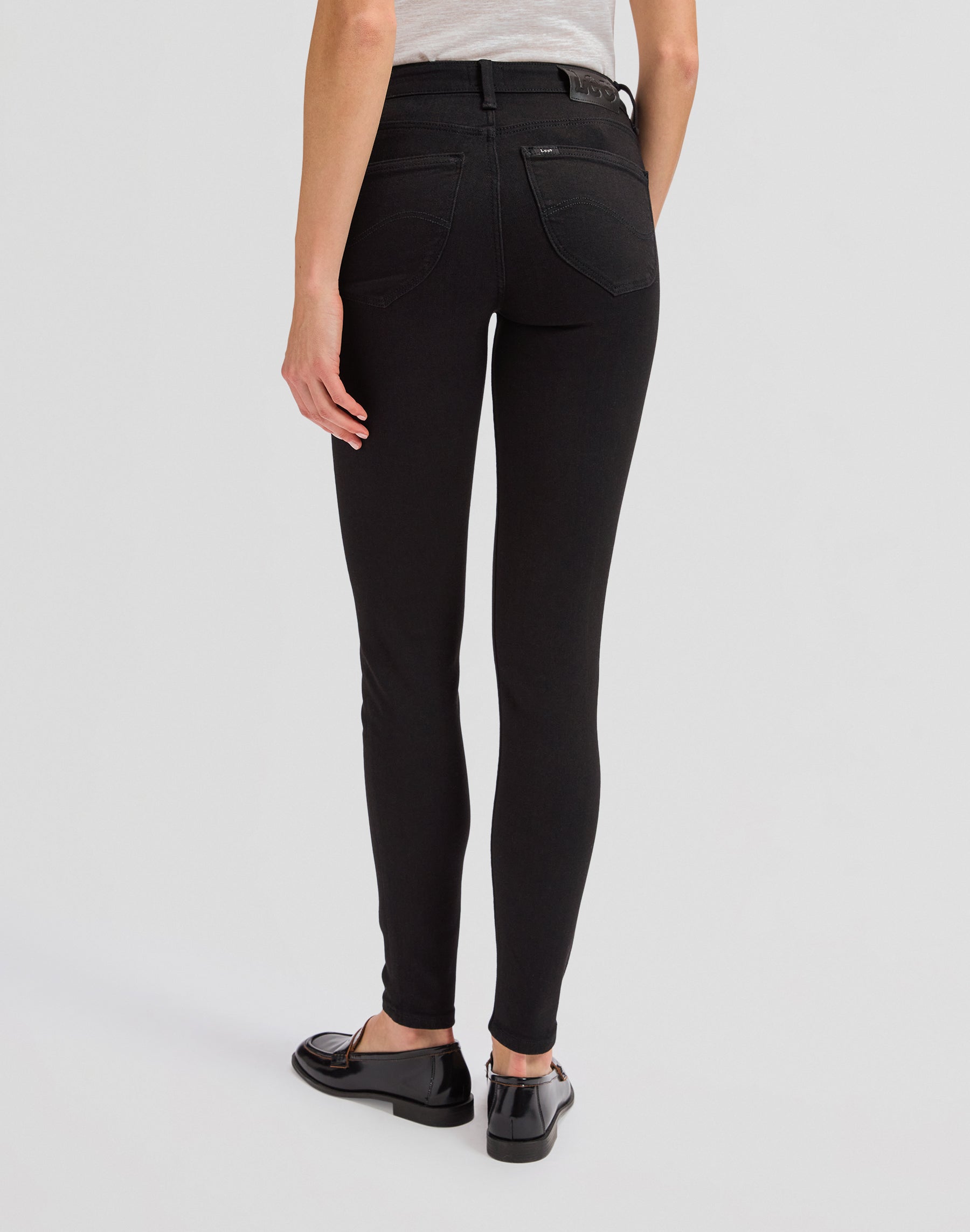 Scarlett High in Black Jeans Lee