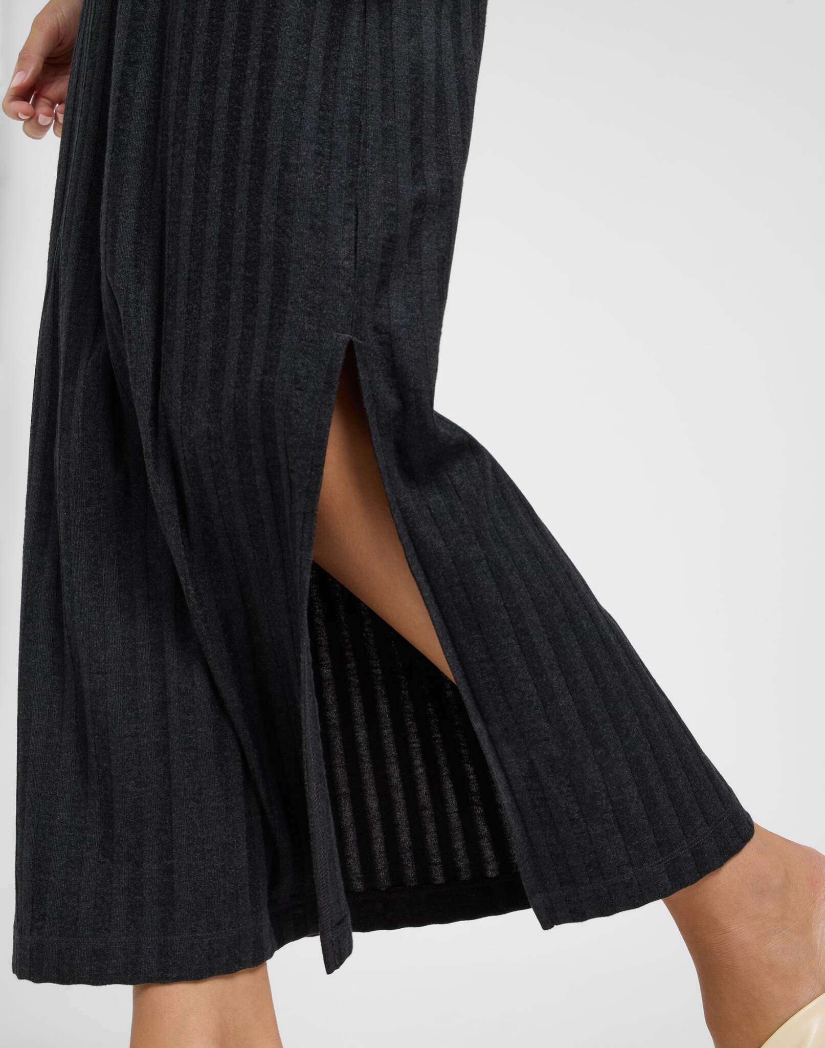 Rib Tank Dress in Black Kleider Lee