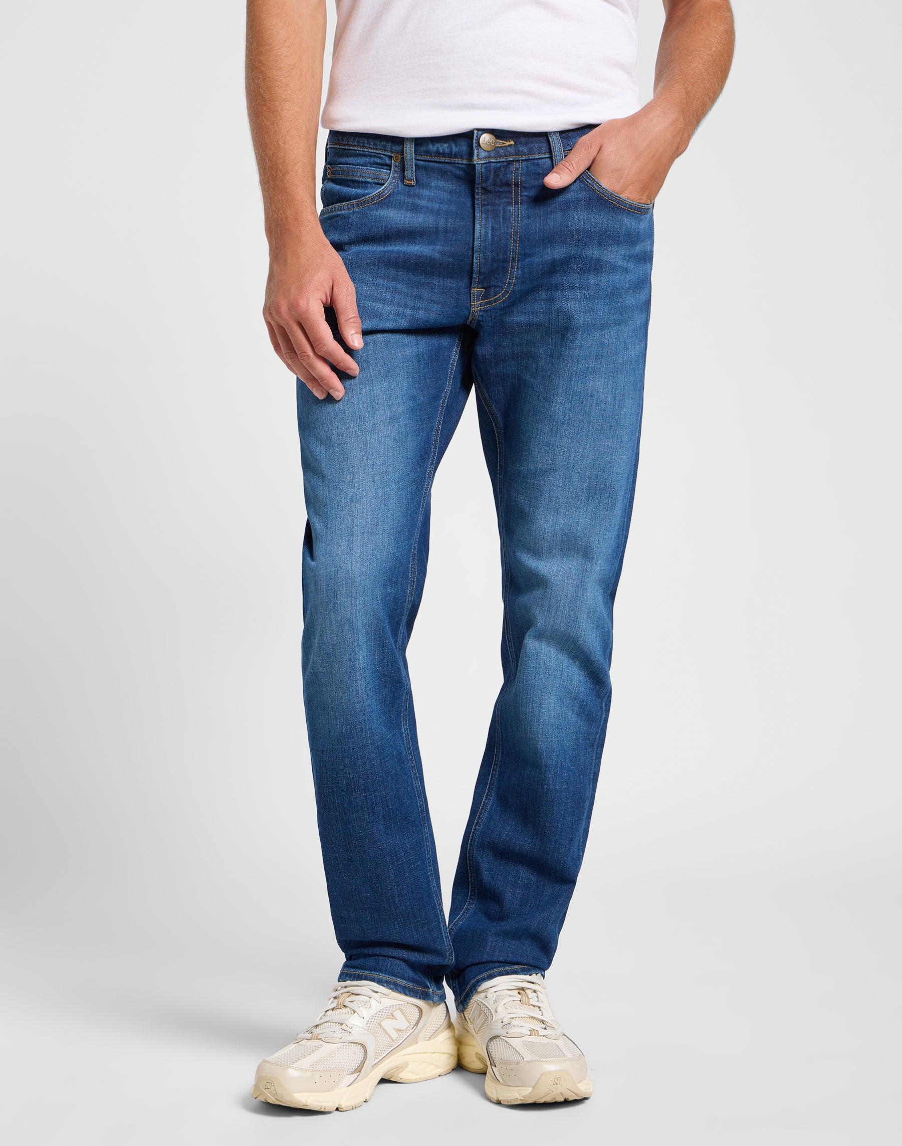 Daren Zip Fly in Mojo Jeans Lee