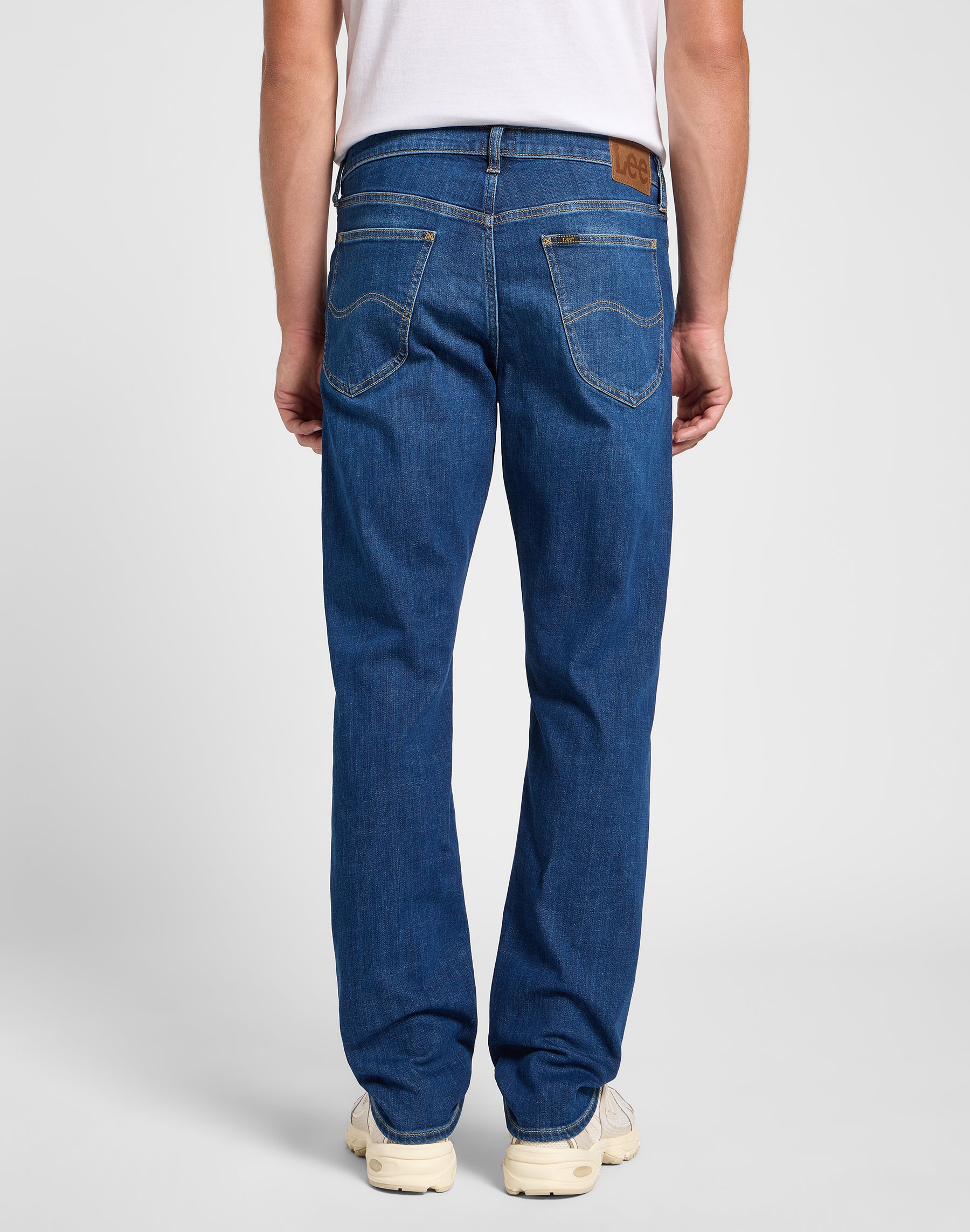 Daren Zip Fly in Mojo Jeans Lee