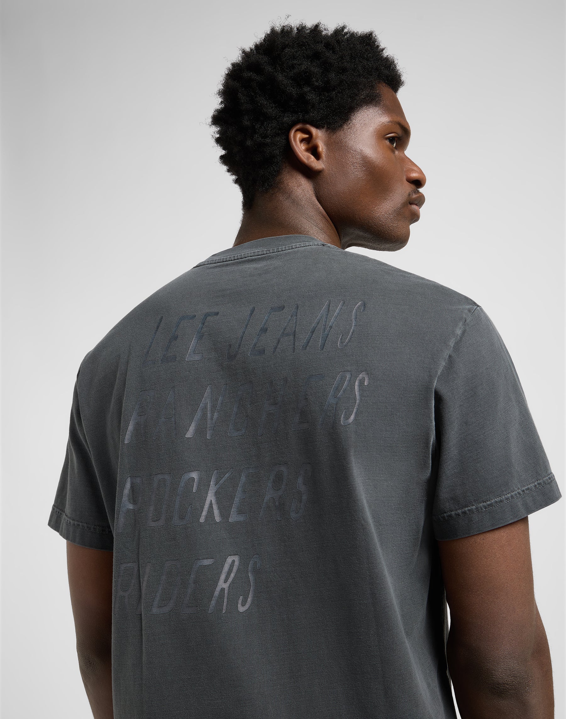 Relaxed Graphic Tee in Washed Black T-Shirts Lee