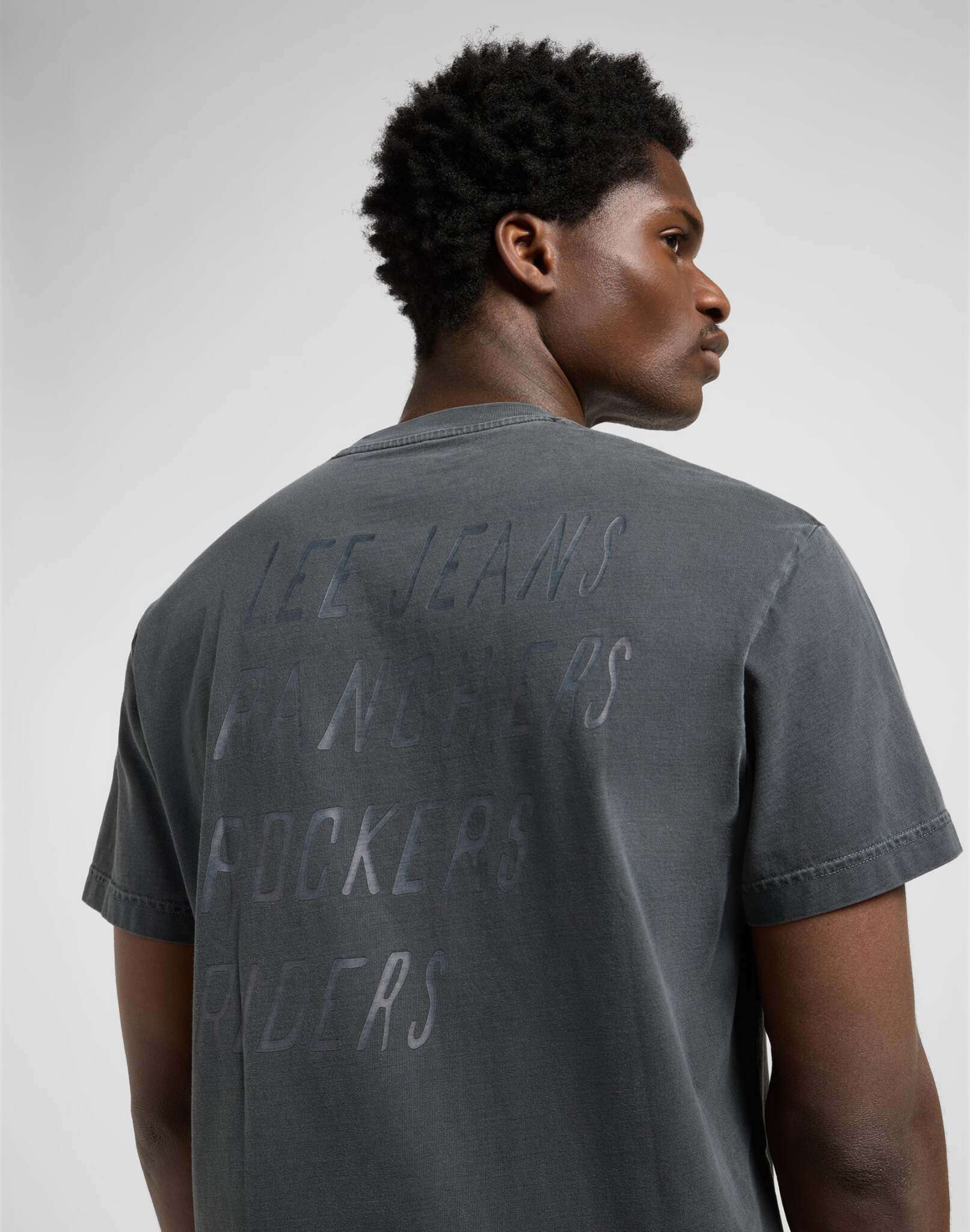 Relaxed Graphic Tee in Washed Black T-Shirts Lee