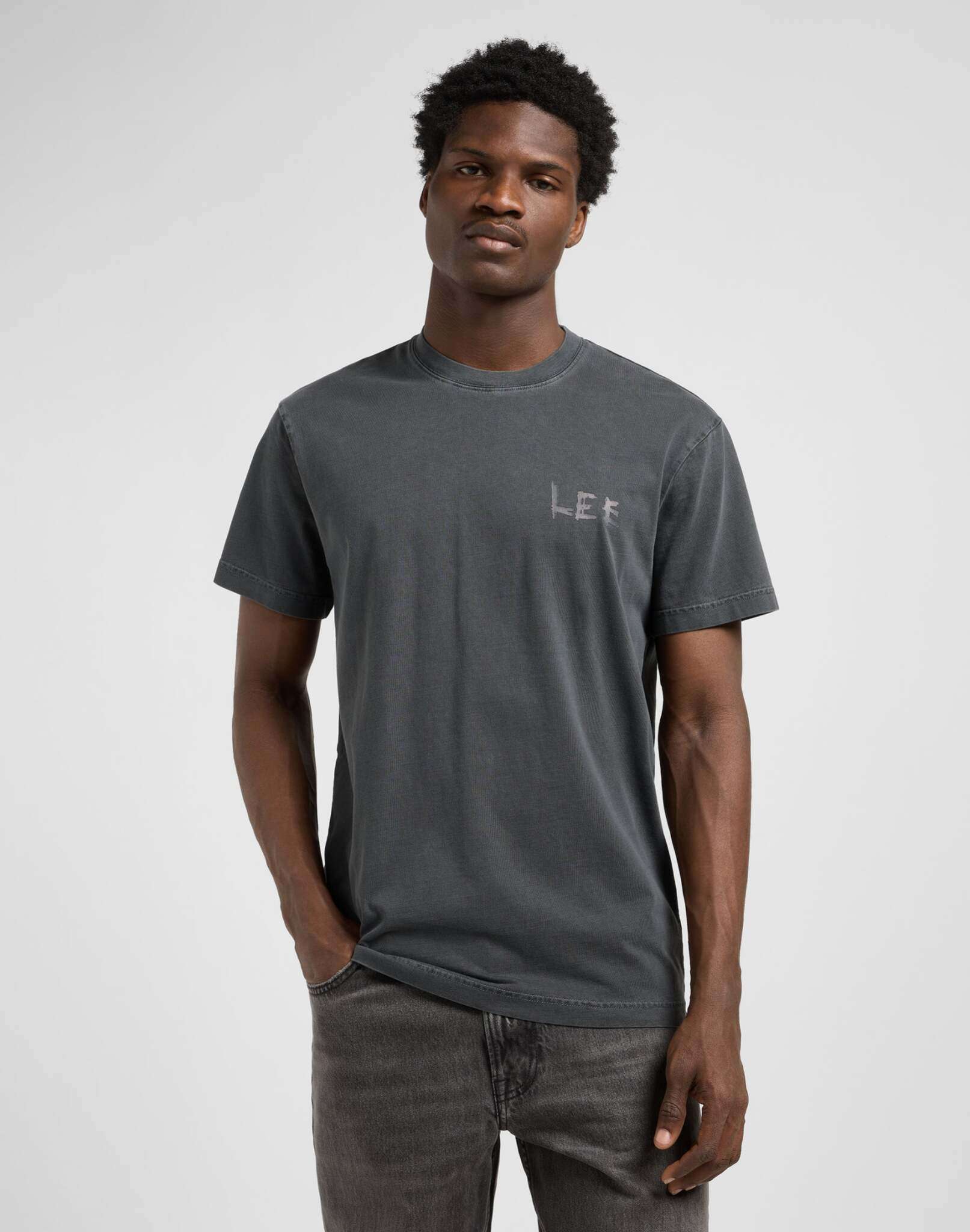 Relaxed Graphic Tee in Washed Black T-Shirts Lee