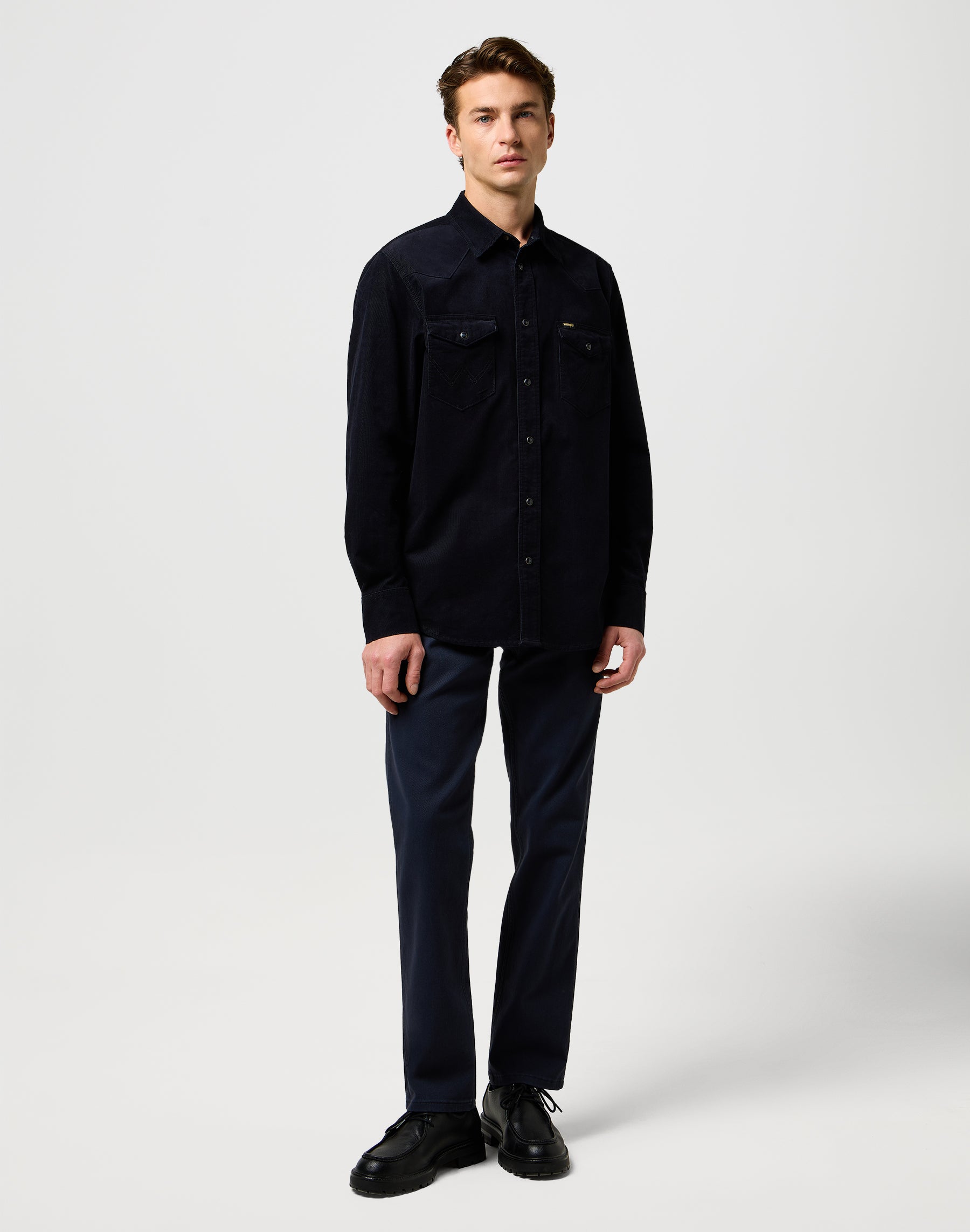 Greensboro in Dark Navy Hosen Wrangler