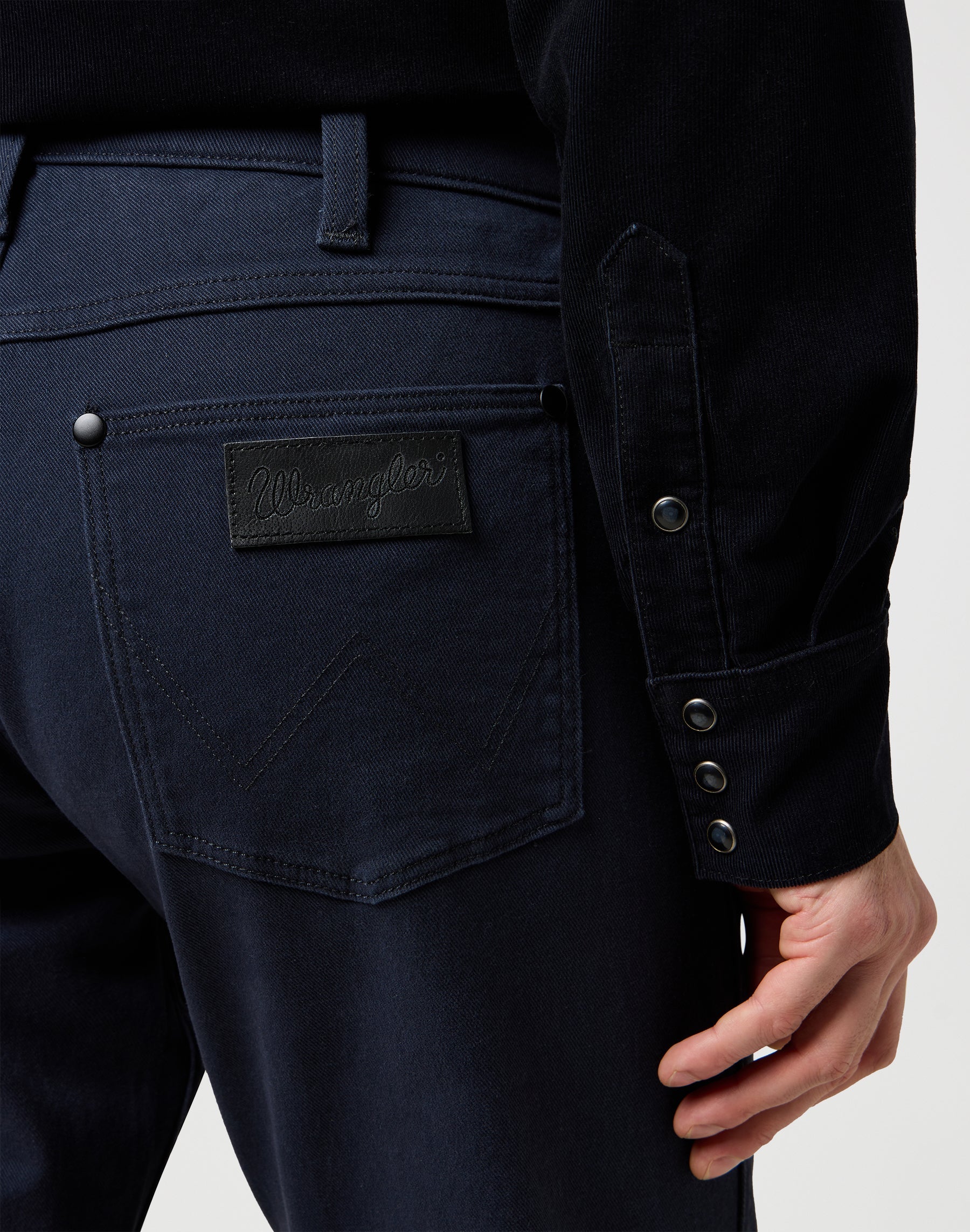 Greensboro in Dark Navy Hosen Wrangler