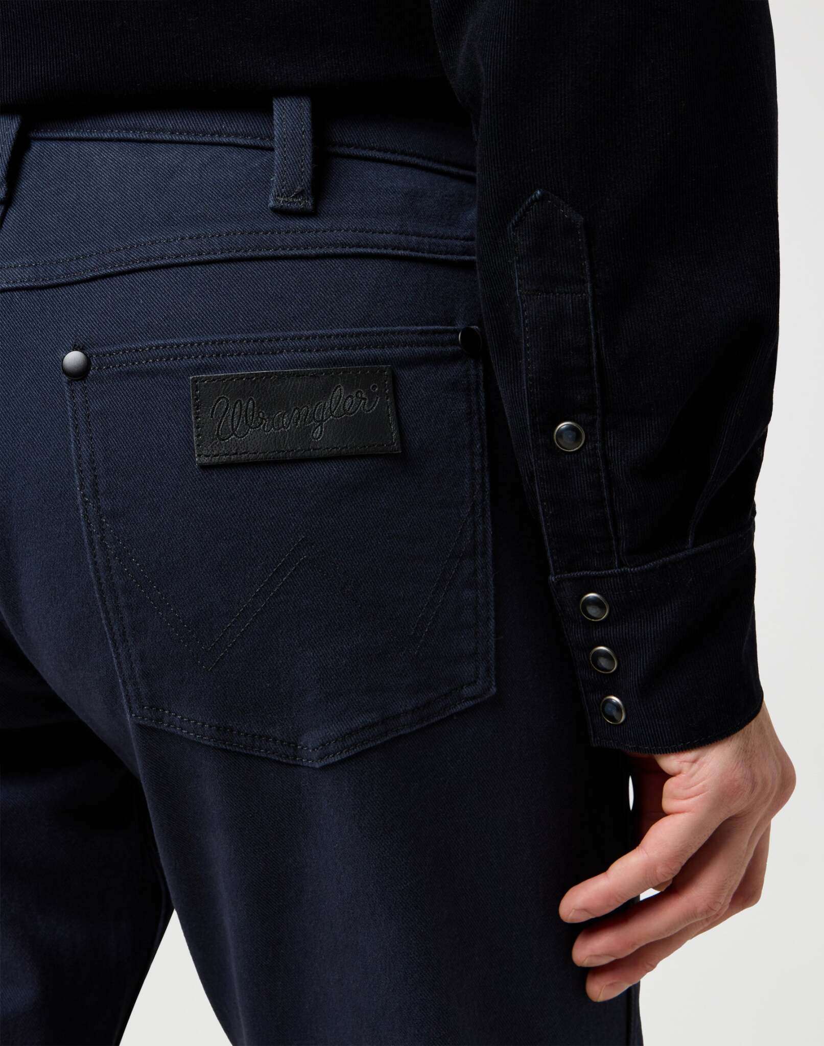 Greensboro in Dark Navy Hosen Wrangler