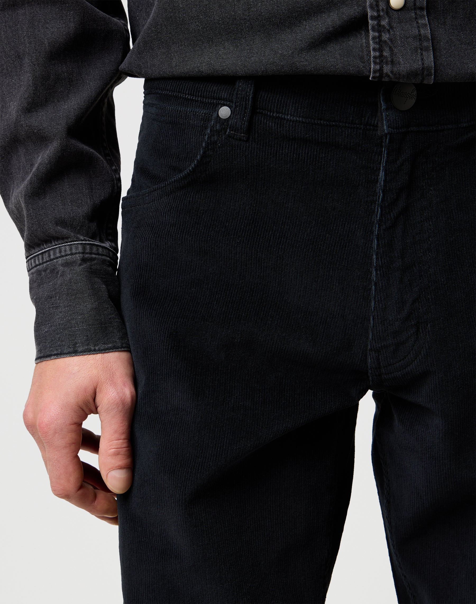 Greensboro in Black Hosen Wrangler