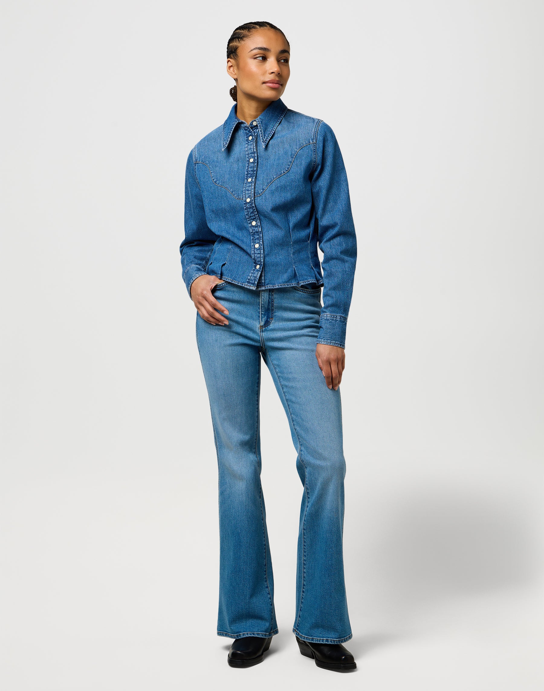 Femme Peplum Shirt in Light Hand Hemden Wrangler
