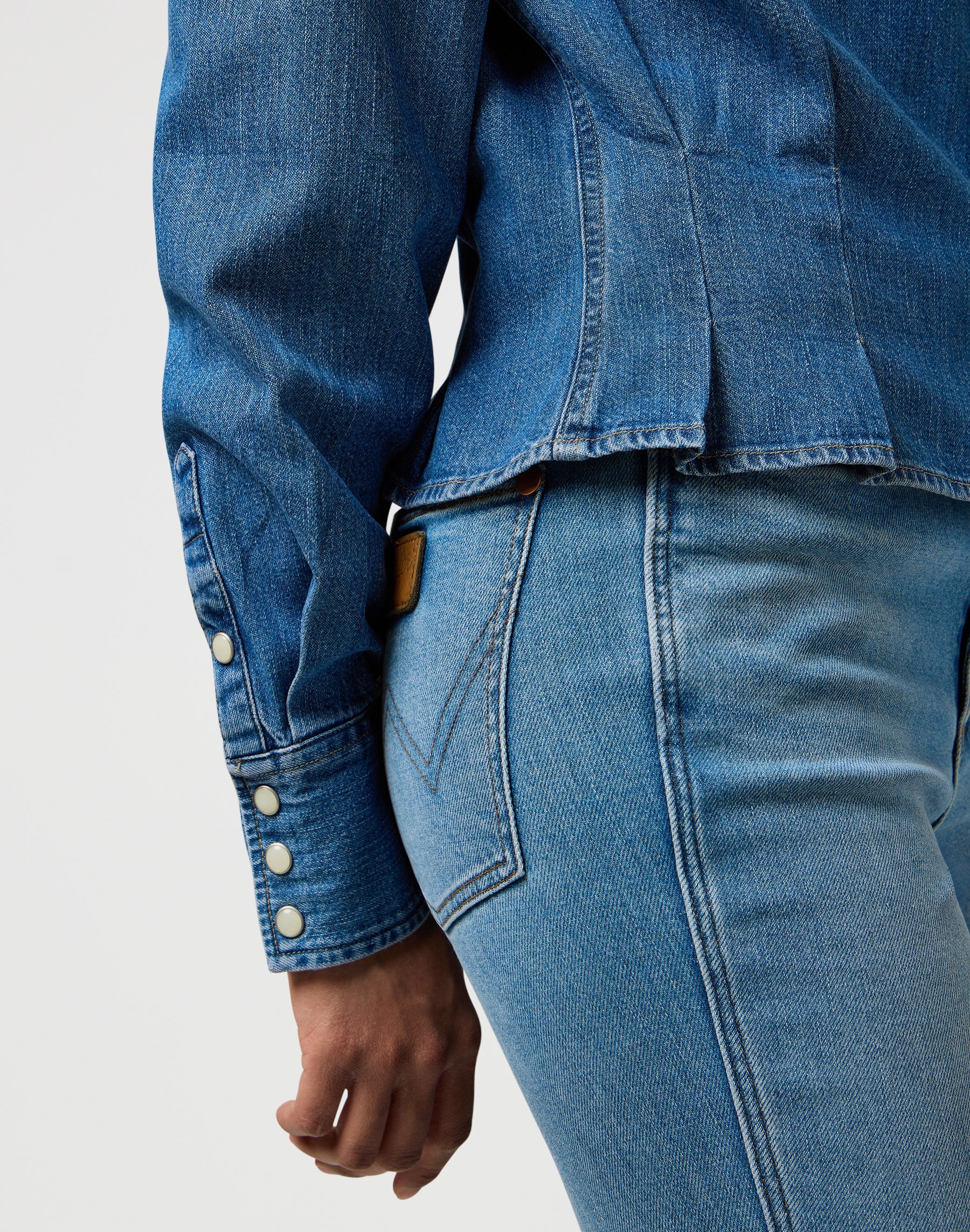 Femme Peplum Shirt in Light Hand Hemden Wrangler