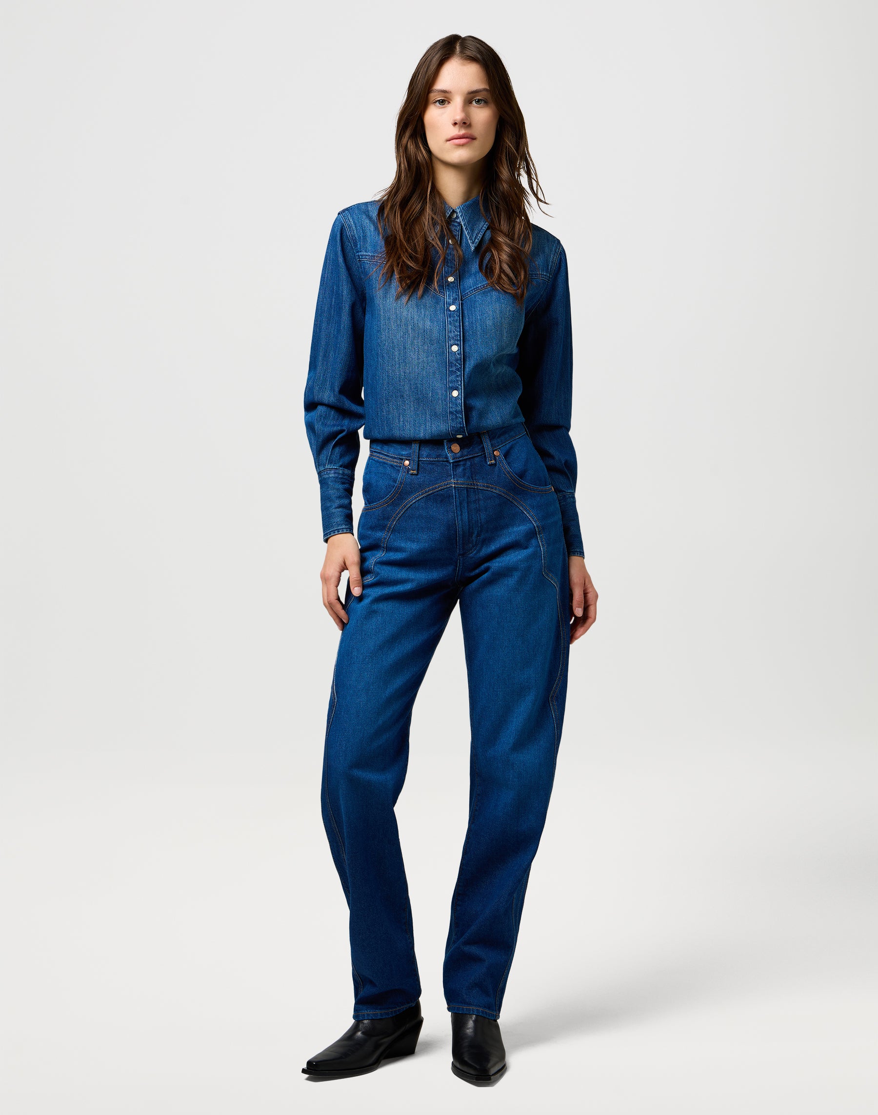 Yoke Denim Shirt in Sparkle Blue Hemden Wrangler